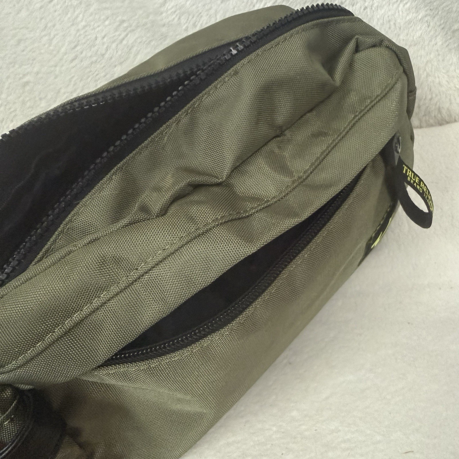 True Religion Men Toiletry Canvas Bag Handle Green W/ Horseshoe Logo 3 Zipper