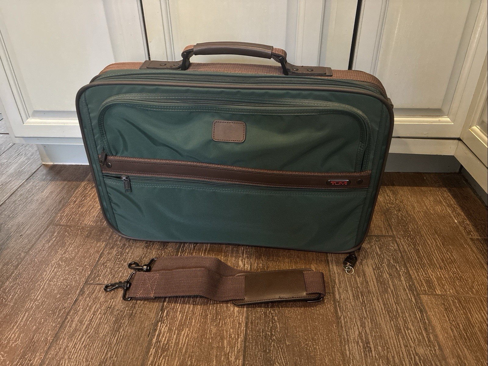 Tumi 2Way Briefcase Messenger Bag Green Brown Strips Strap Taiwan ROC
