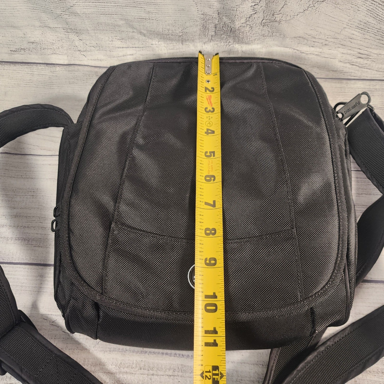Pacsafe Metrosafe 200 Shoulder Bag Black Anti-Theft Crossbody PB001 eXomesh