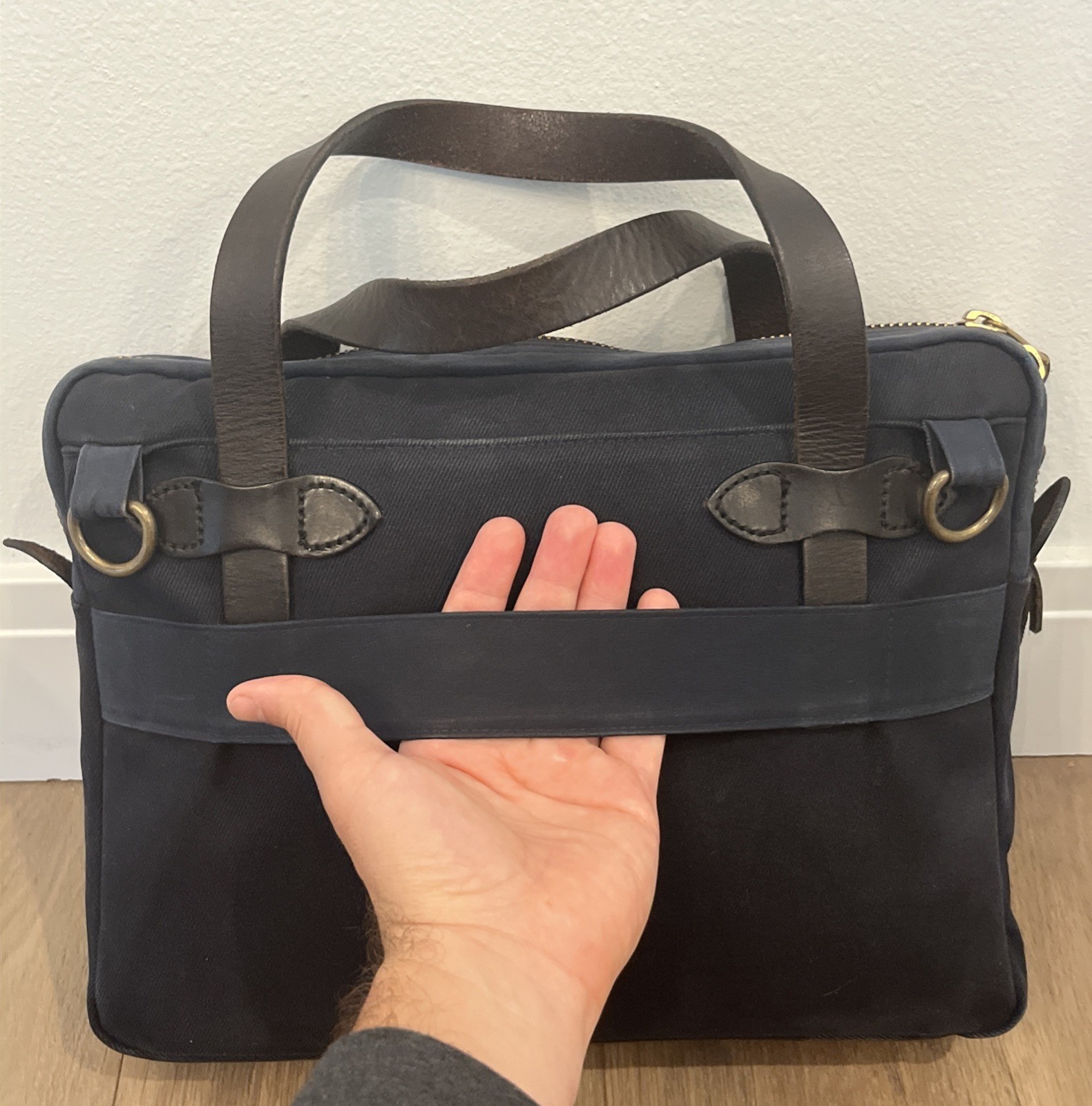 Filson Rugged Twill Tablet Briefcase | Navy | 11070324 | MiUSA | Missing Strap
