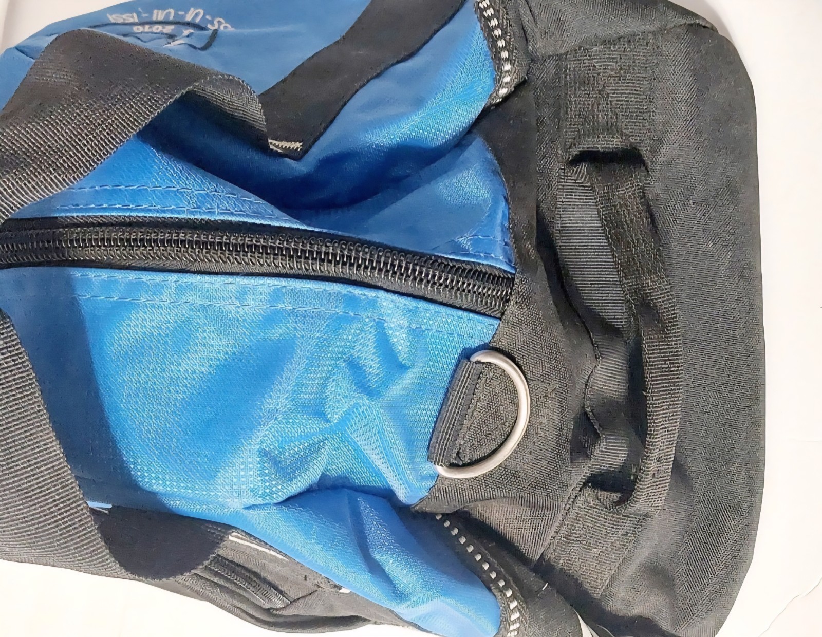 OGIO Half Dome Duffel Bag Blue Black Gym Travel Bag Audio Pocket Udelhoven NWT