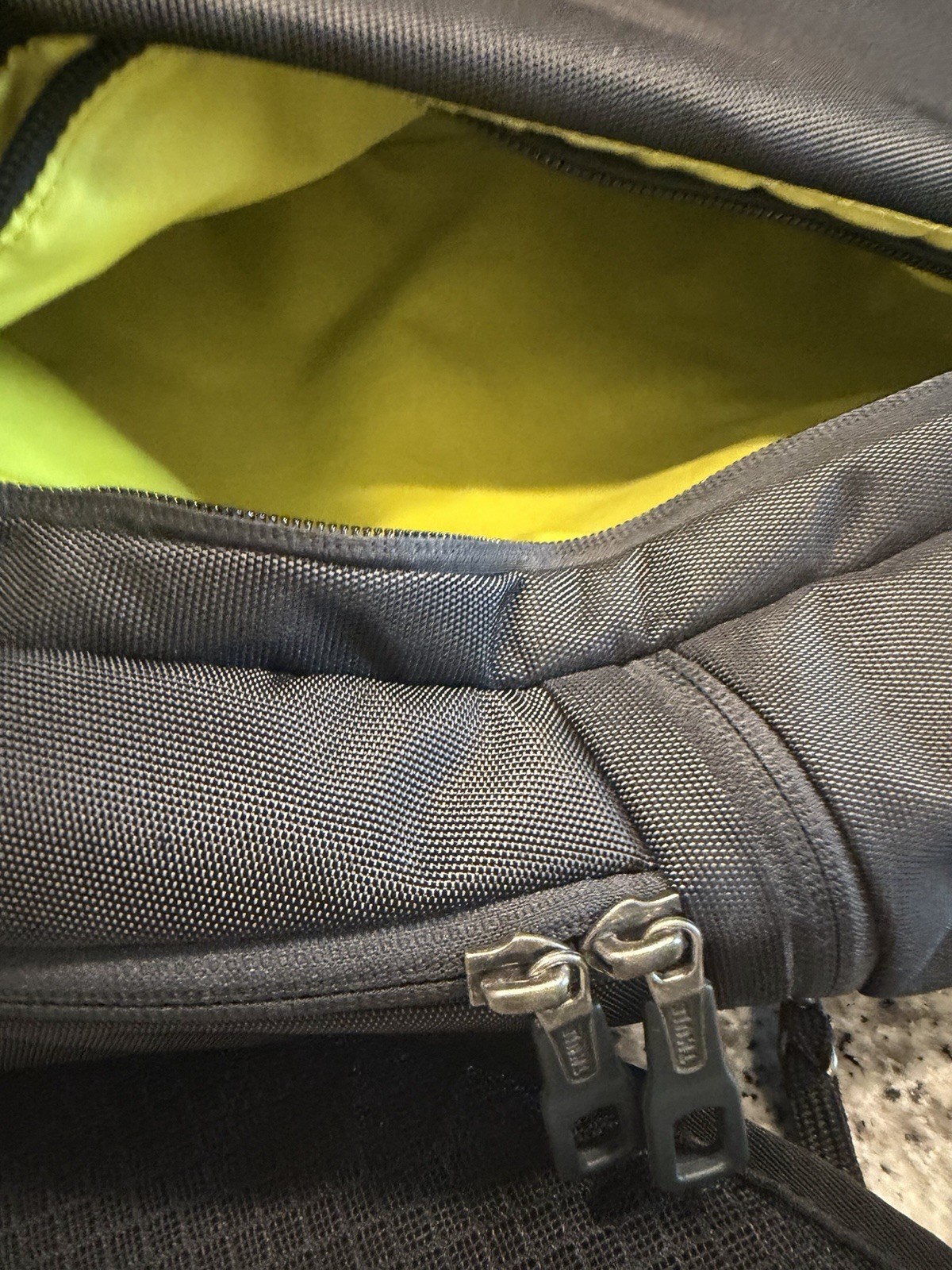 NWOT Thule Subterra 23L Backpack – Lime Green Interior