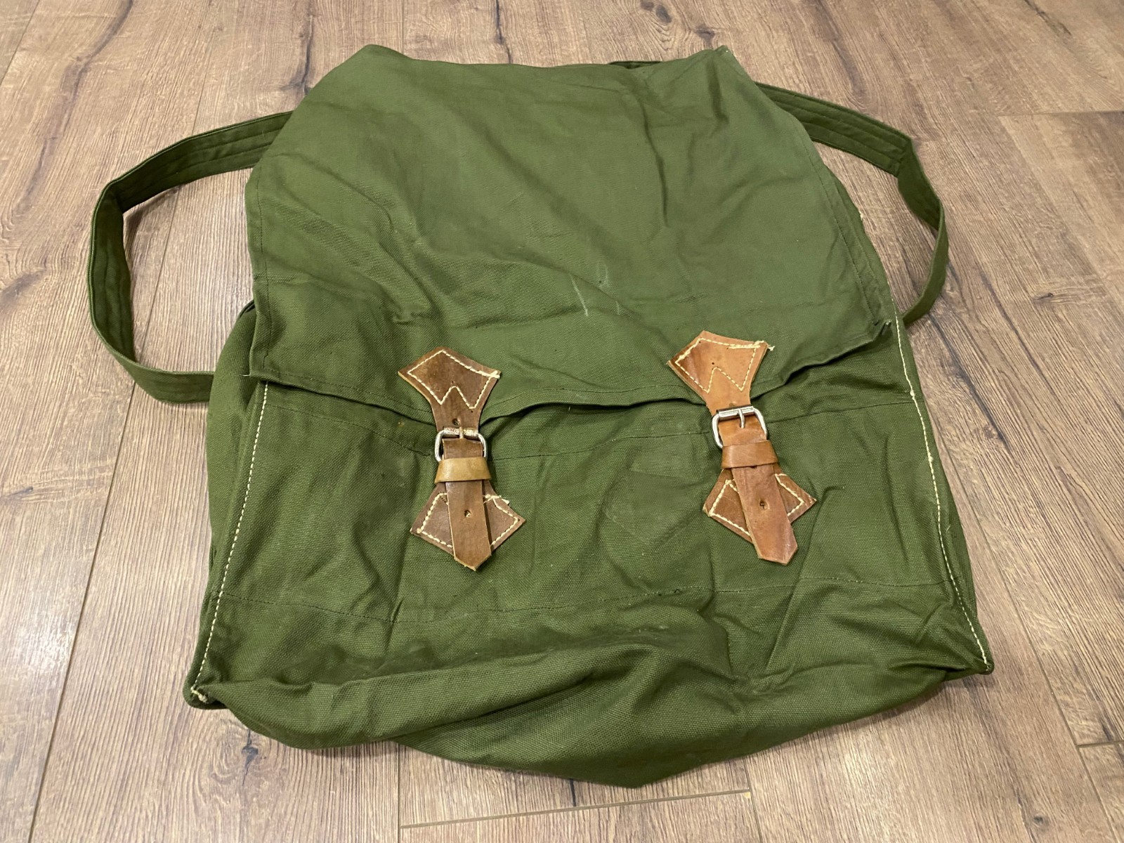 VINTAGE ALBANIA SOLDIER BACKPACK GREEN BAG ARMY MILITARY COMMUNIST ERA #0429