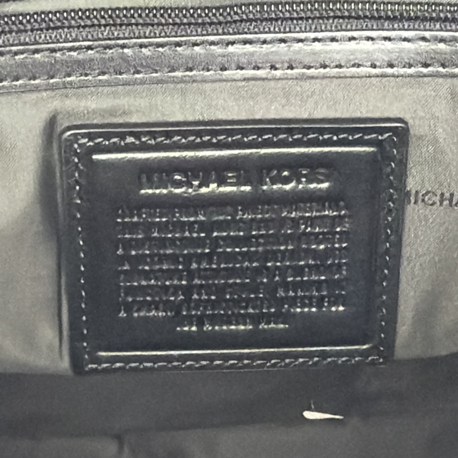 Michael Kors Black Messenger Bag Magnetic Closure Adjustable Strap Inner Pockets