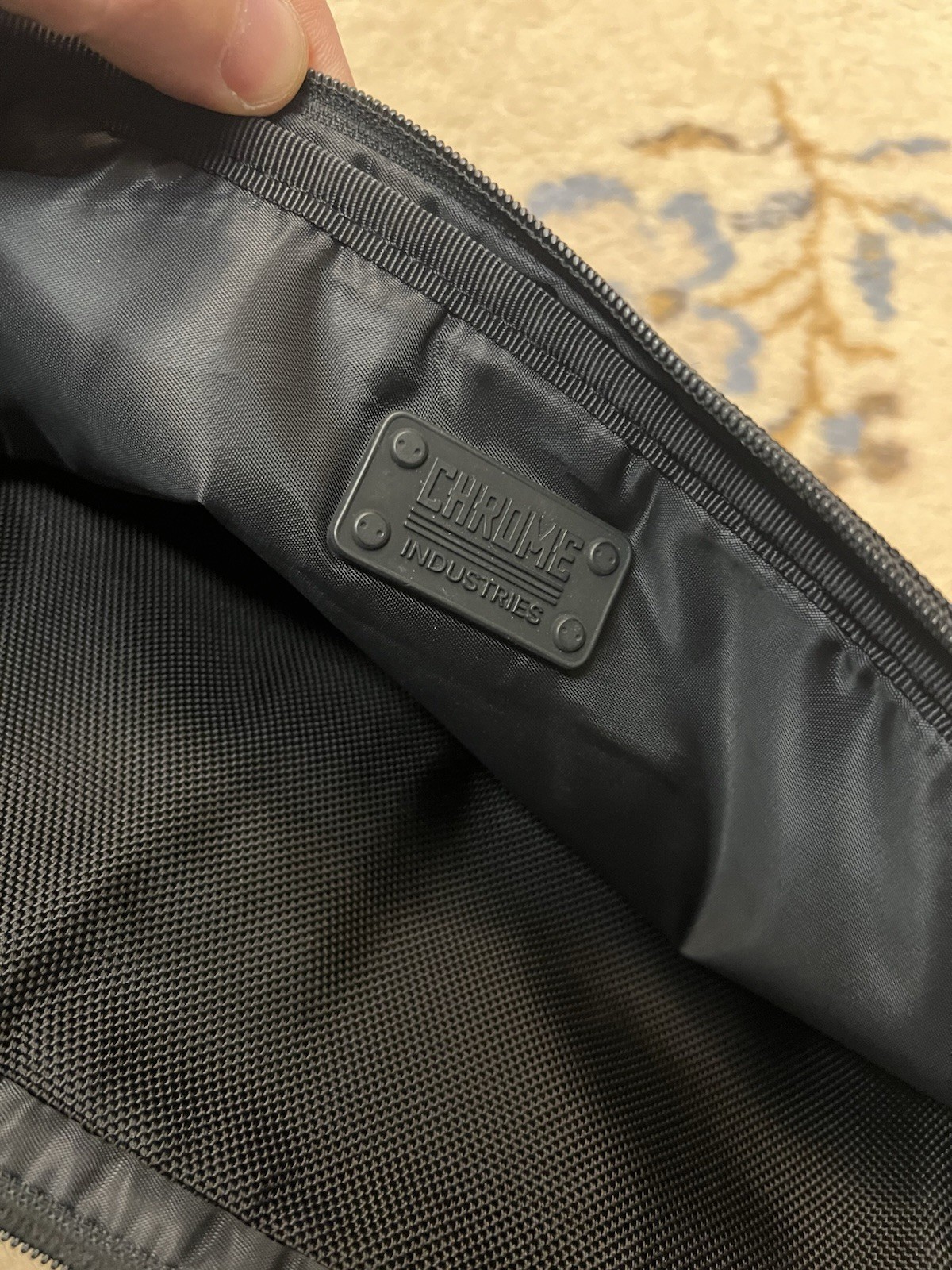 Chrome Industries MXD Segment Notch Sling Bag Low Profile Crossbody Black READ