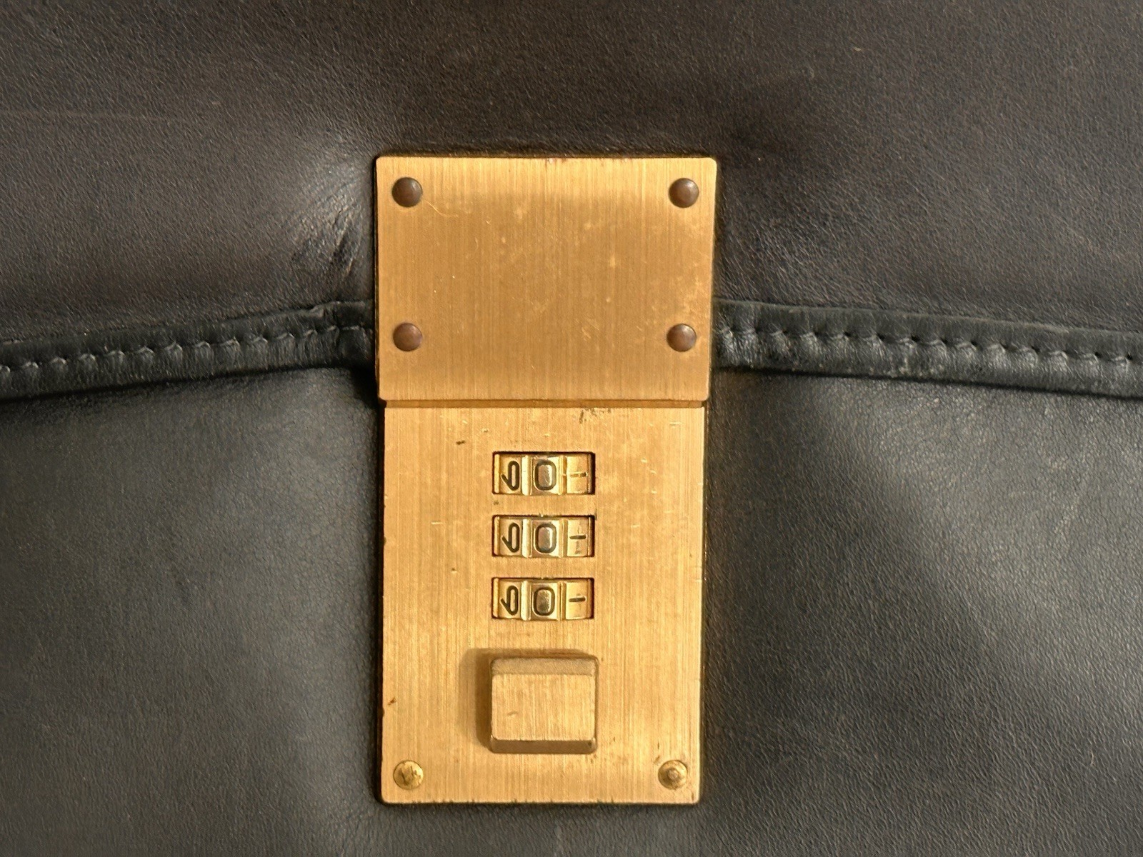 VTG Jack George’s laptop bag briefcase black leather 3 compartment expand