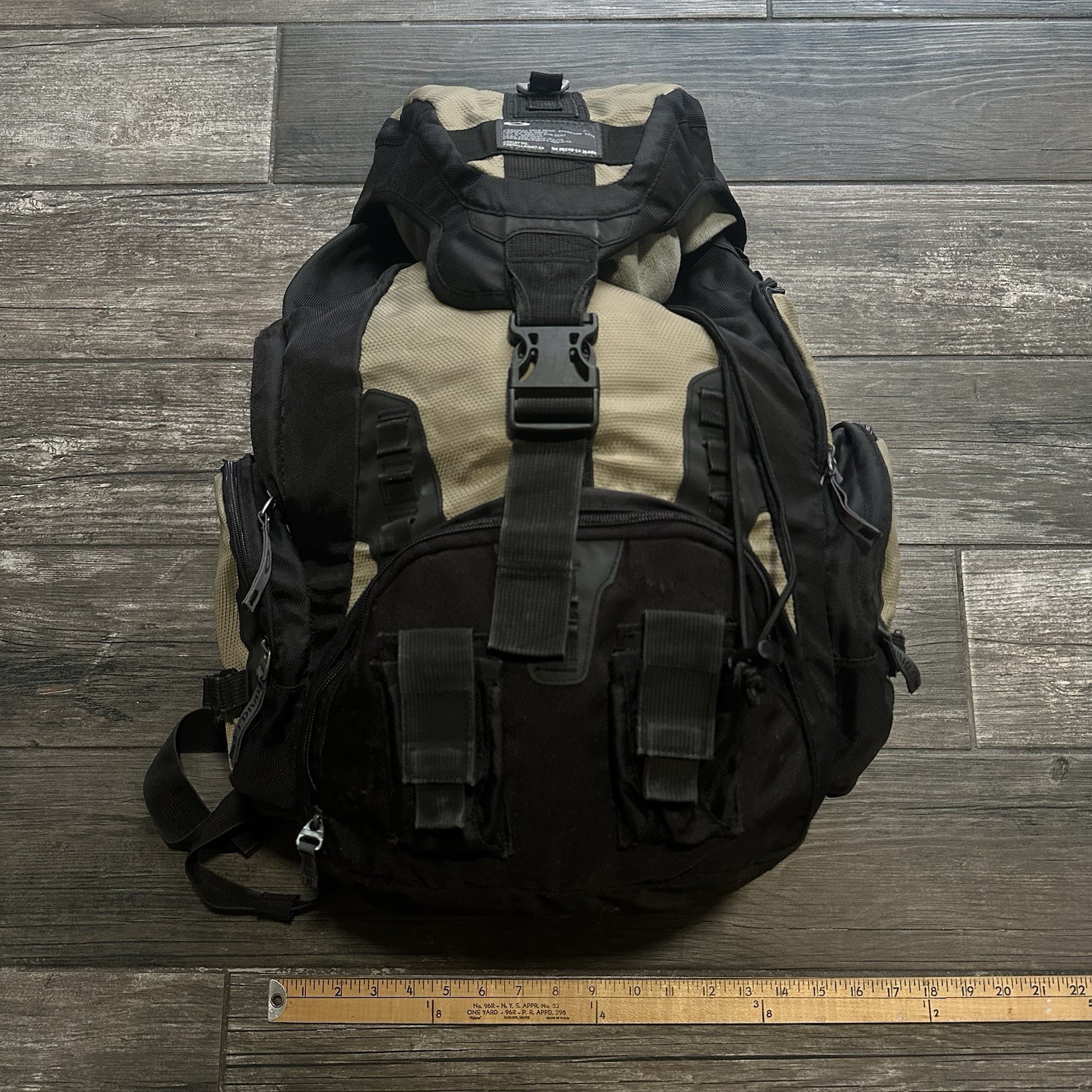 Y2K OAKLEY SOFTWARE ICON 3.0 TACTICAL GEAR BACKPACK TAN BEIGE BLACK CARGO (4)