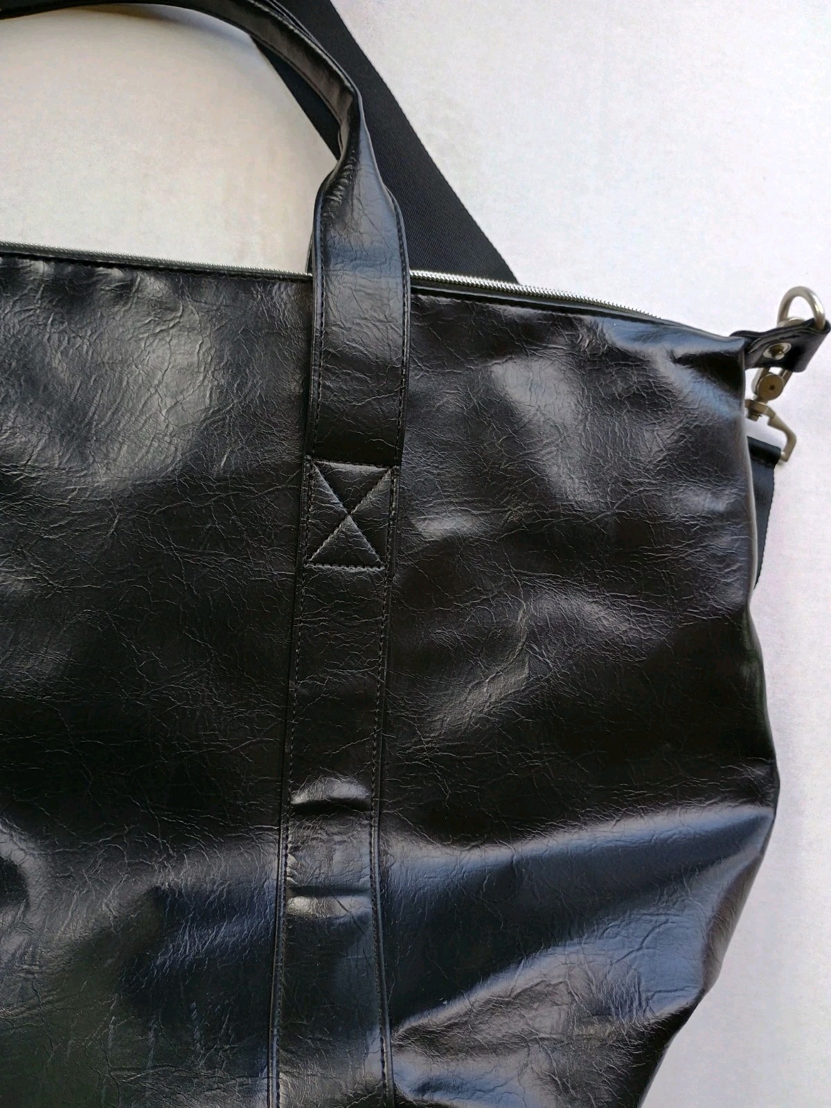 John Varvatos Faux Leather Duffle Large Tote Shoulder Weekend Bag GUC Black