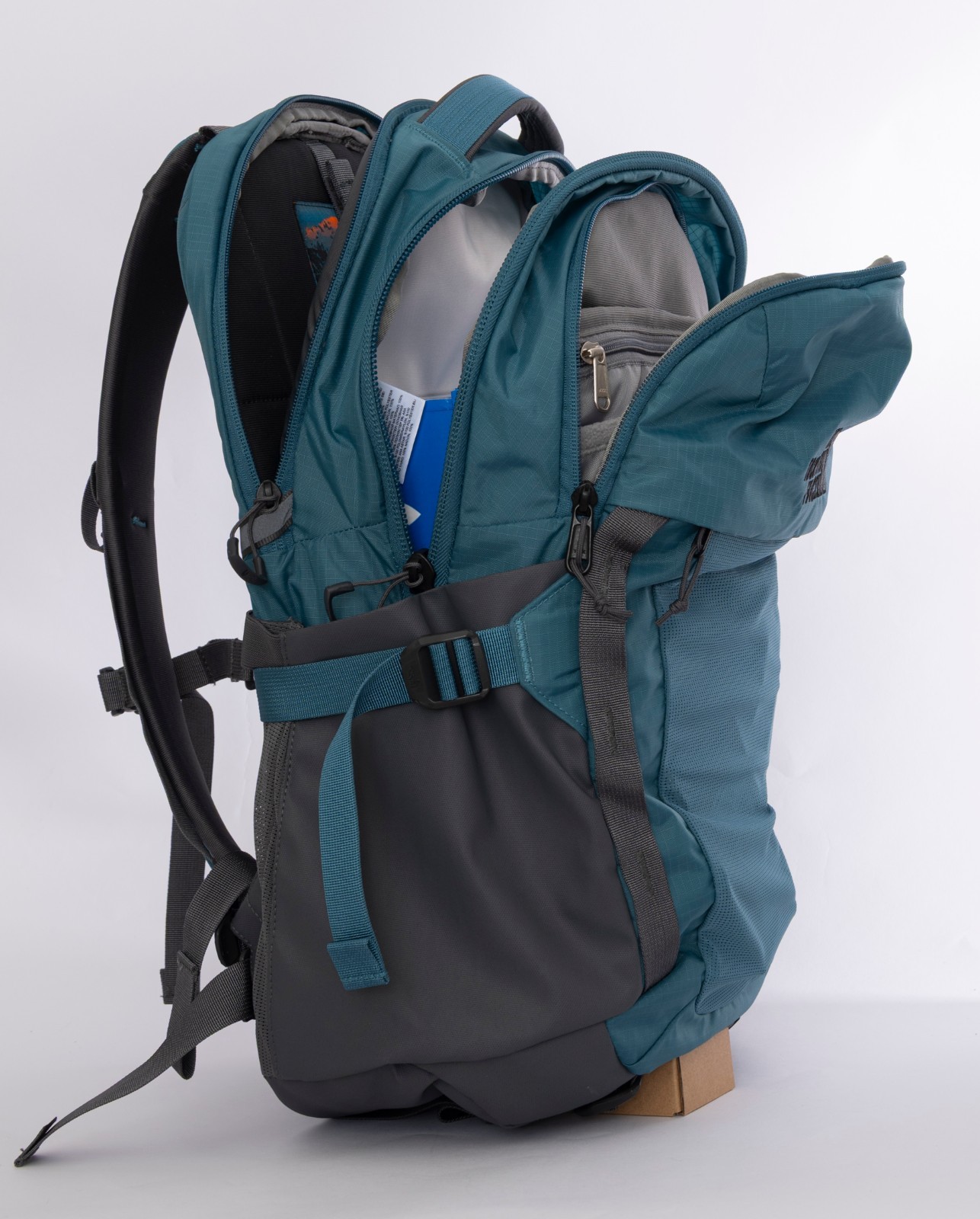 The North Face Recon Backpack Space Anthracite One Size NF0A52SHE30 NWT