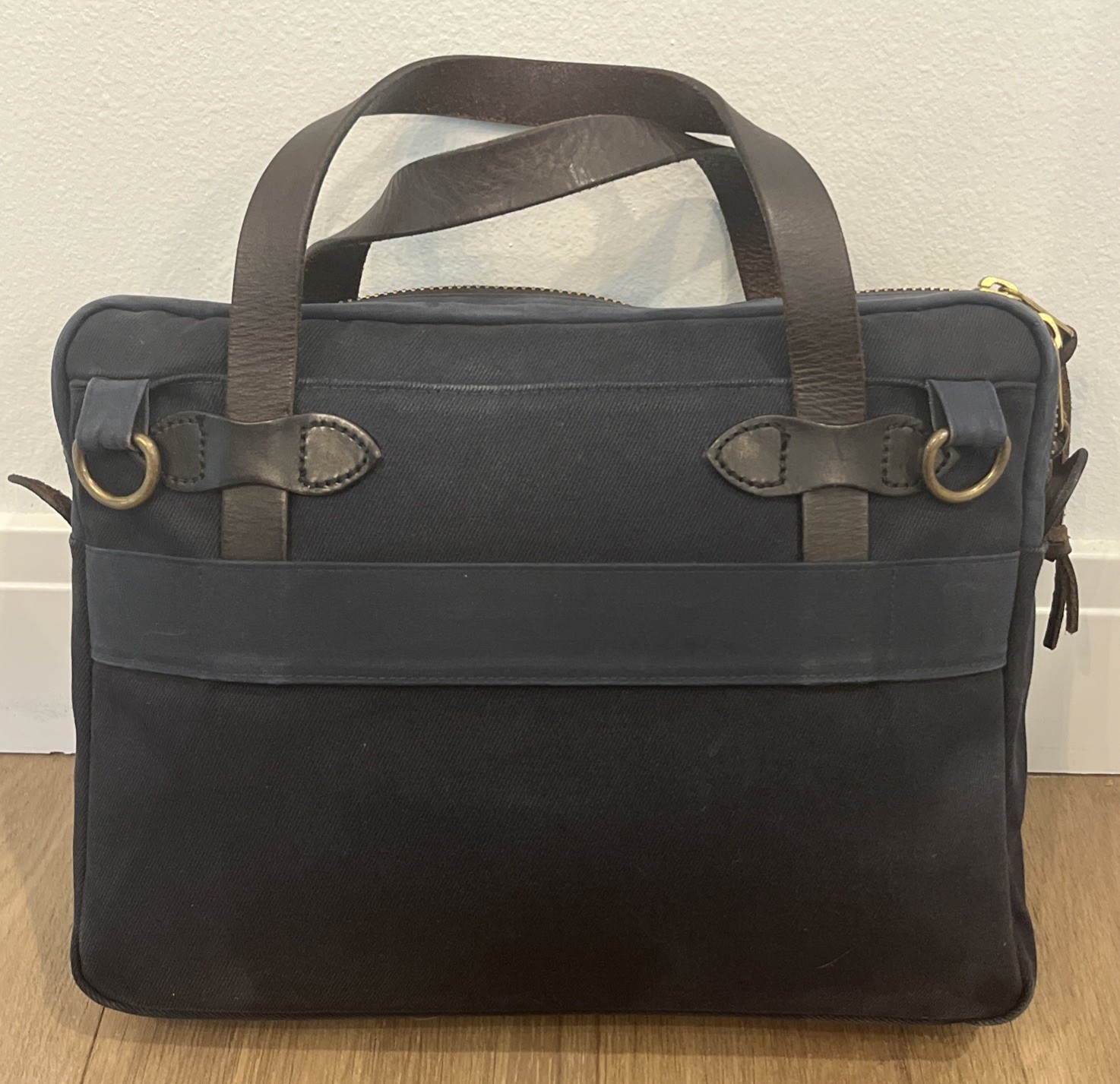 Filson Rugged Twill Tablet Briefcase | Navy | 11070324 | MiUSA | Missing Strap
