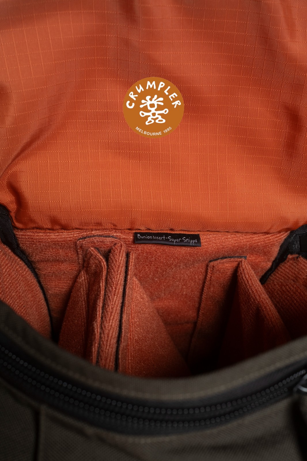 Crumpler Super Snipe vintage Messenger Bag with Bunion Camera Insert combo
