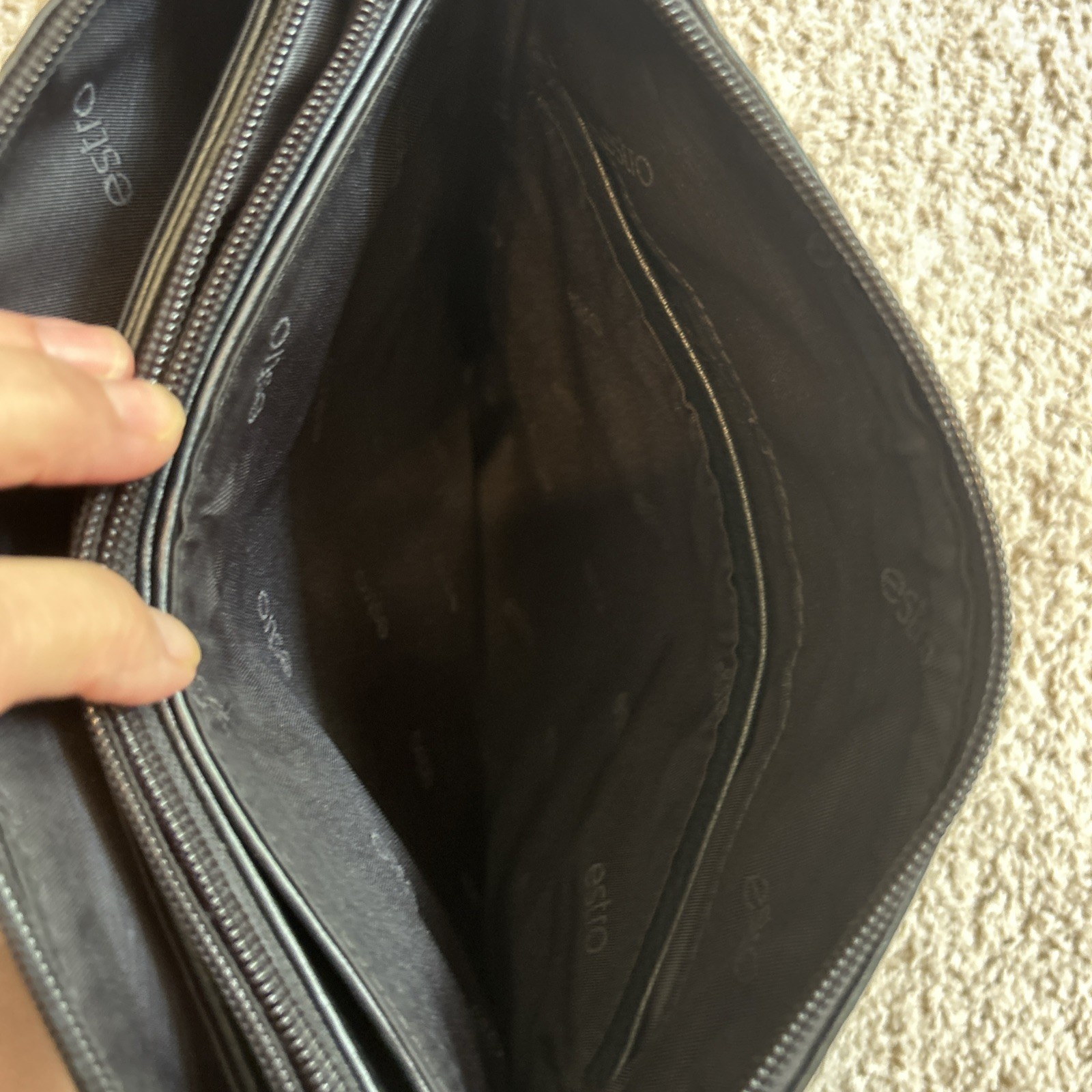 Estro black leather messenger bag W/Adjustable Strap Zip And Magnetic Close