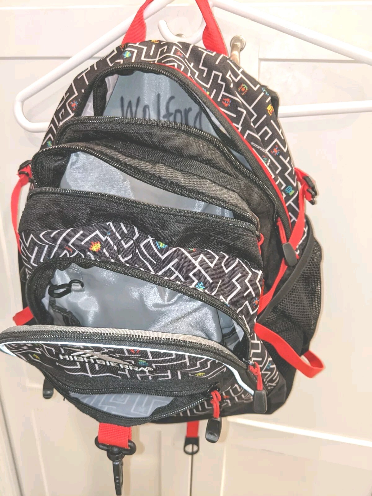 High Sierra Black White Maze Padded Tech Spot Suspension Strap System Backpack