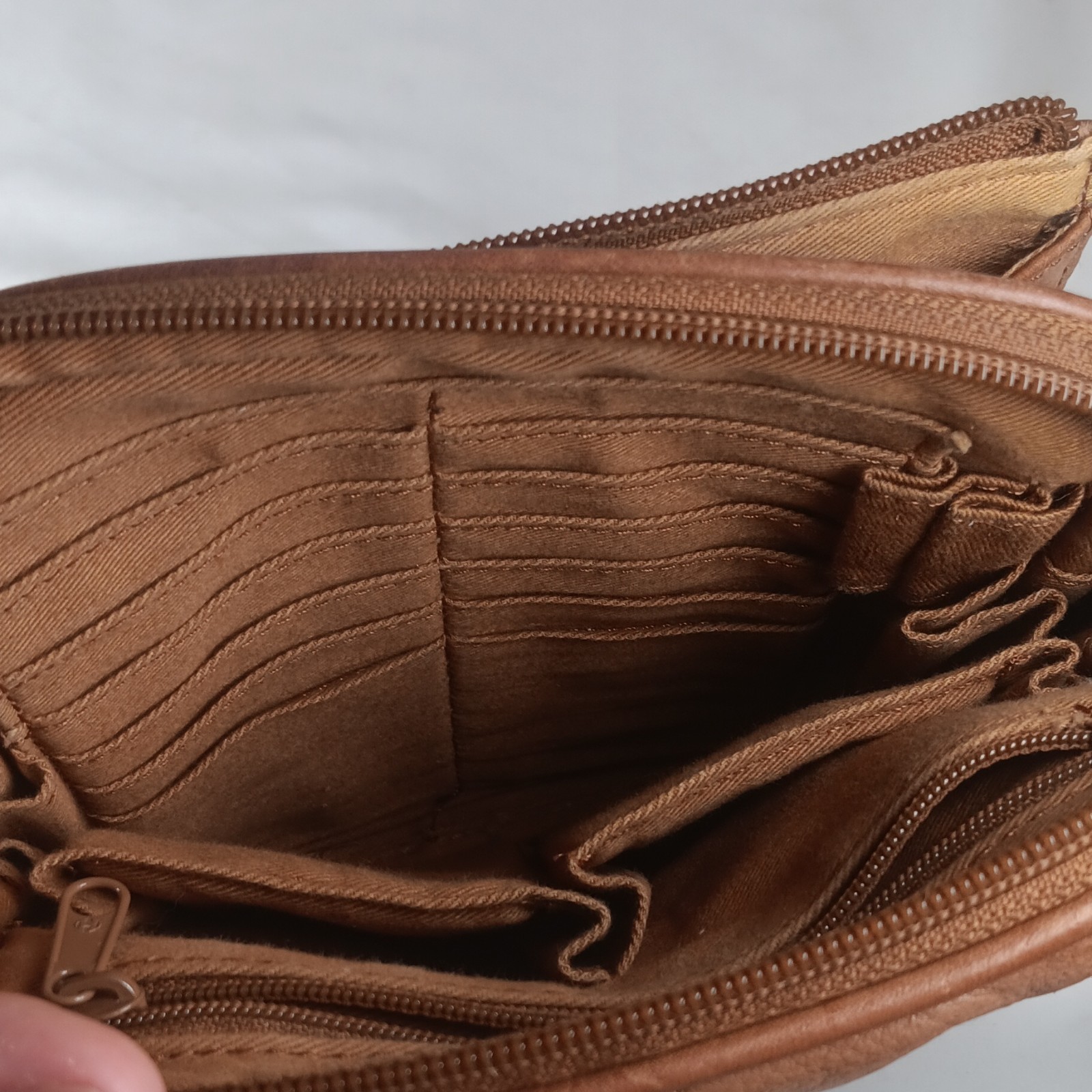Fossil Brown Crossbody Bag Zip Closure Adjustable Strap Multi-Zip Compartments