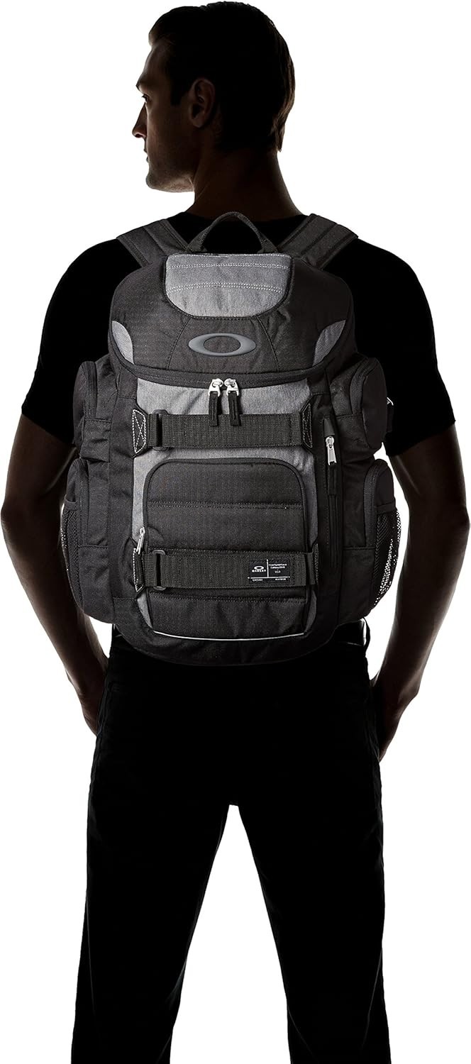 Oakley Men’s Enduro 2.0 30L Backpack [Blackout]