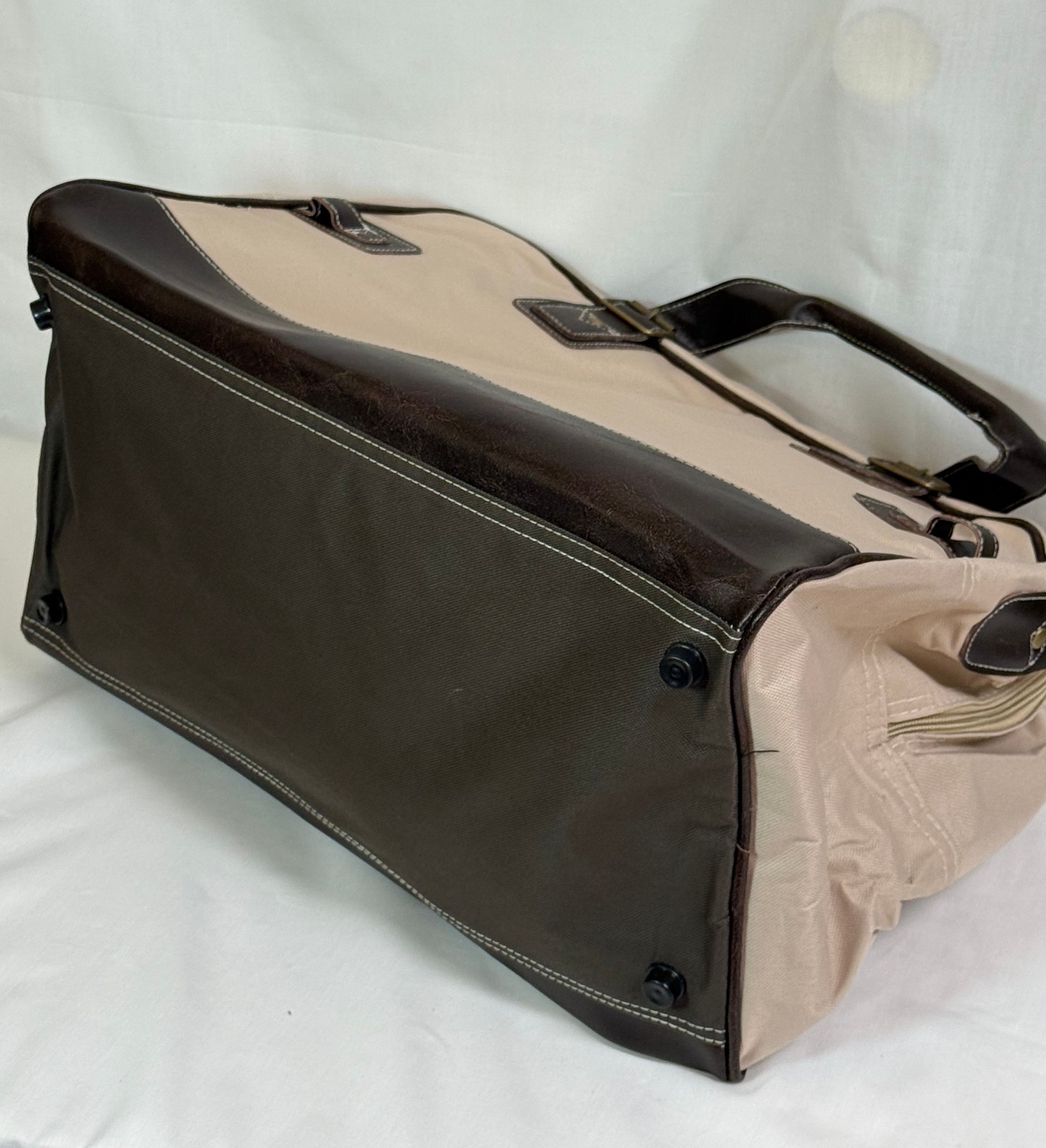 NWT GNBI Duffle Gym Carry On Weekender Travel Bag – Tan and Brown – Nice!