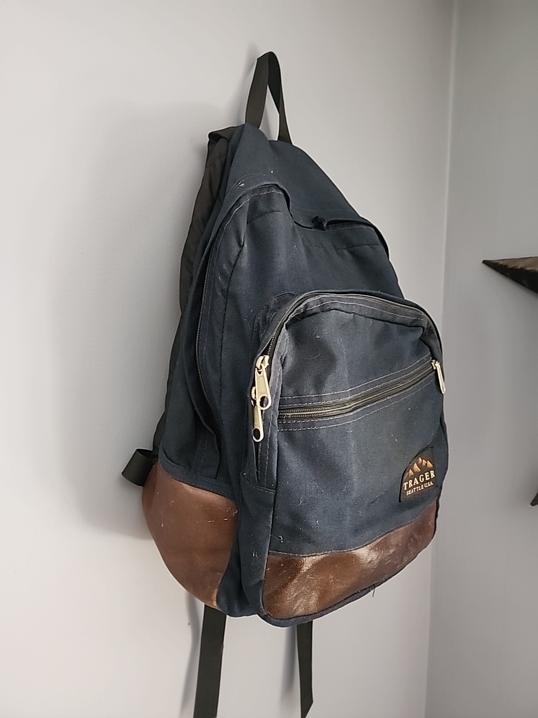 Vintage Trager Seattle Backpack Navy Blue Made USA Outdoors Leather Bottom