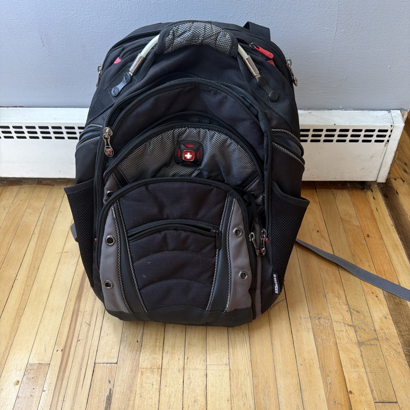 Swiss Gear Wenger Synergy Laptop Backpack 10 Compartment