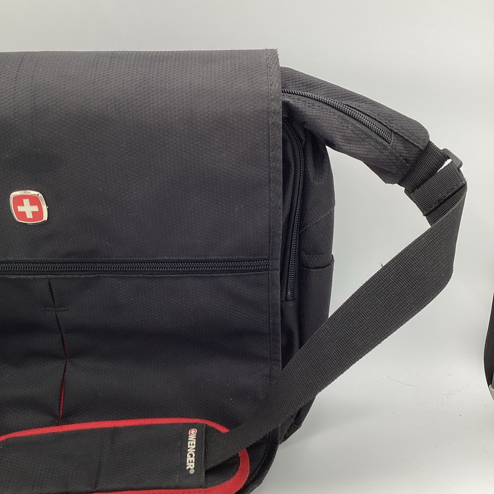 SwissGear Laptop Messenger Bag 16” Briefcase Shoulder Strap Travel Case Wegner