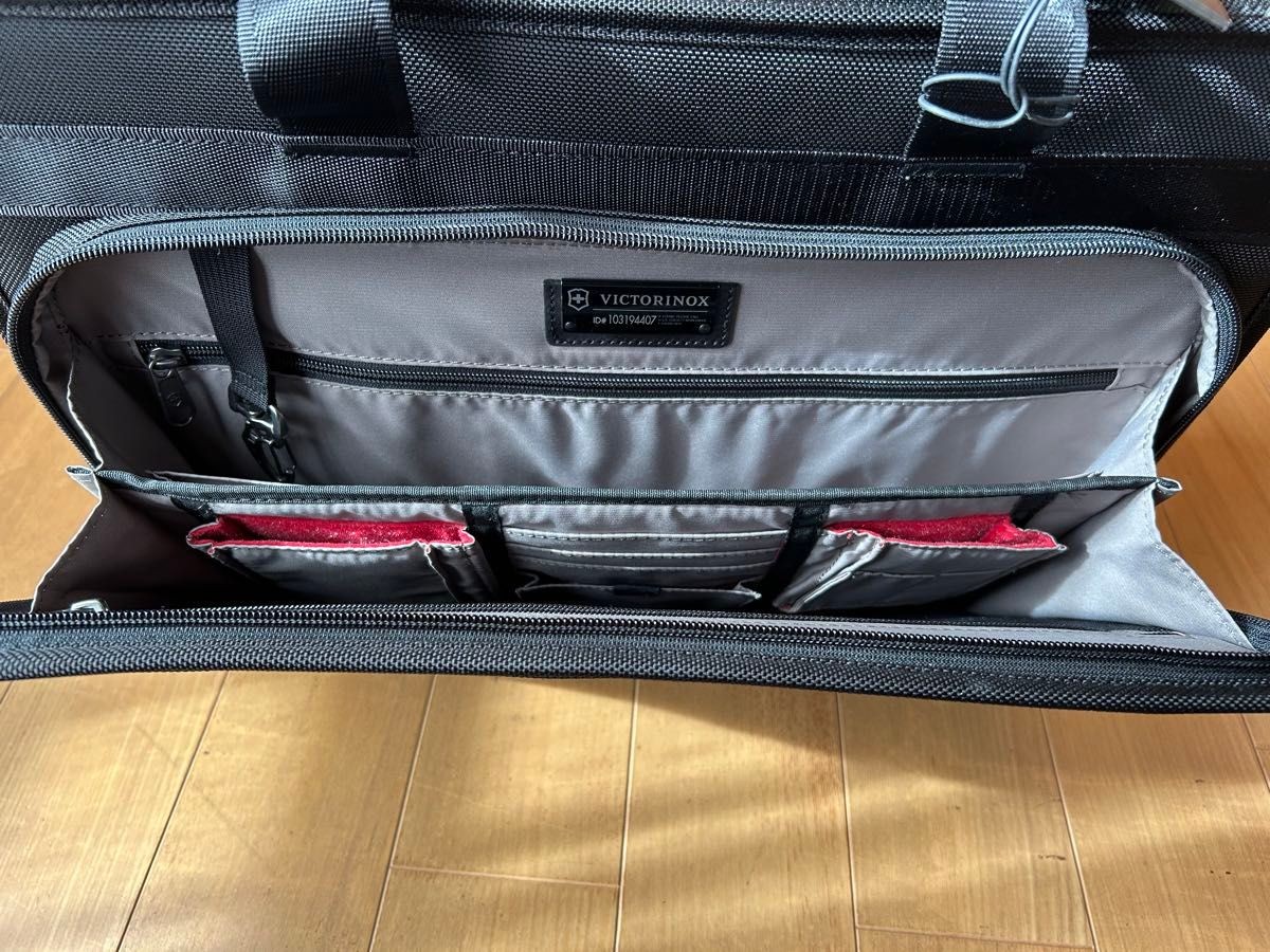 Victorinox Expandable Business Briefcase Black 31322601 NWT Repaired