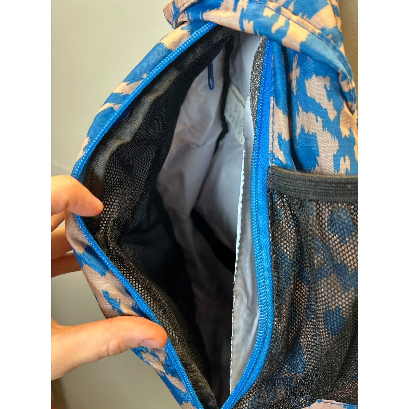 Kavu Men’s Blue Multicolor Rope Sling back Swim Canvas Shoulder Bag EUC