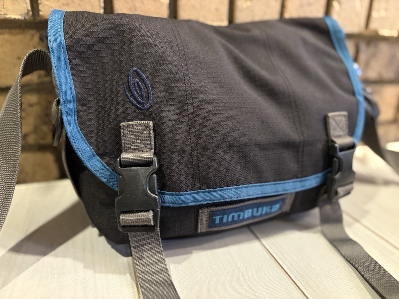 Timbuk2 Messenger Travel Shoulder Crossbody Bag Black Teal Piping XS