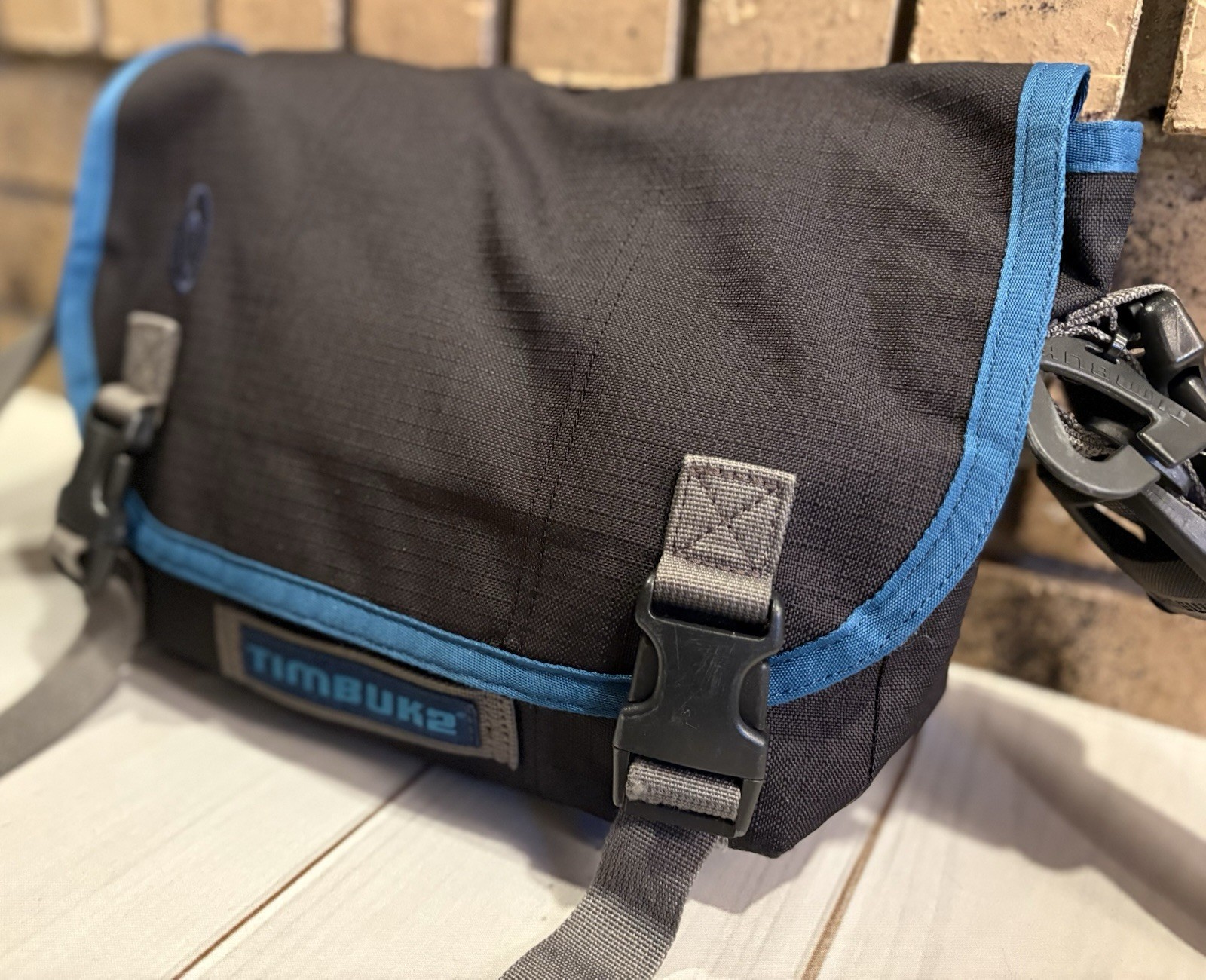 Timbuk2 Messenger Travel Shoulder Crossbody Bag Black Teal Piping XS