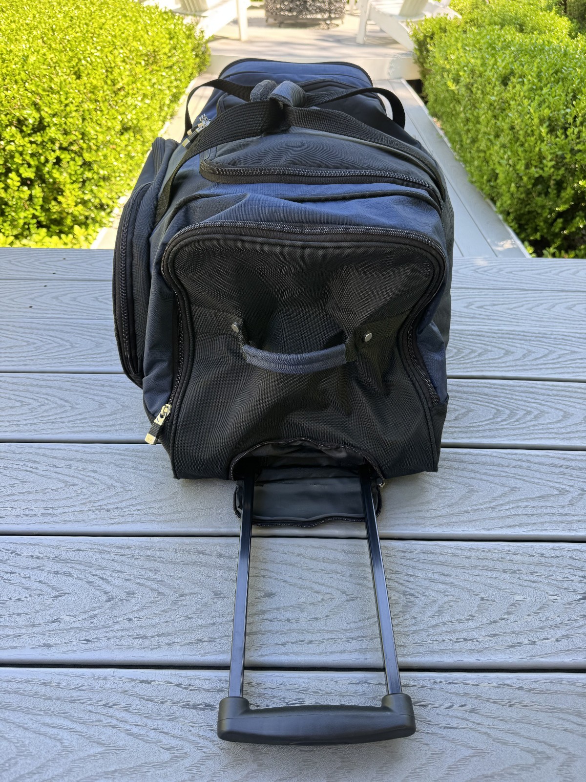 HIGHLAND TREK BLUE & BLACK 28″ ROLLING PULLMAN DUFFLE SHOULDER GYM BAG LUGGAGE