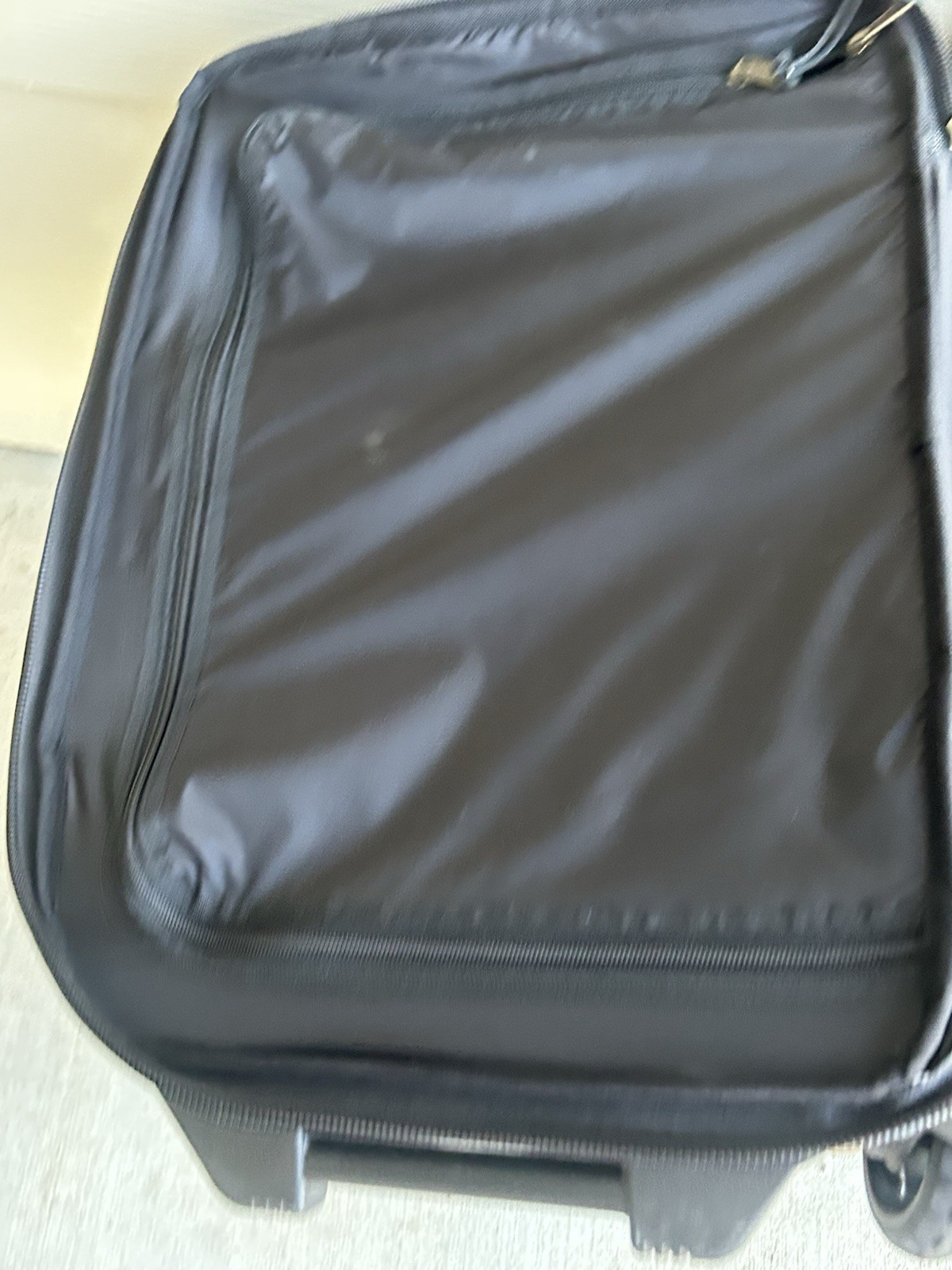 Excellent FILSON Dryden 2-Wheel 22″ Carry-On Luggage Bag Canvas + Leather