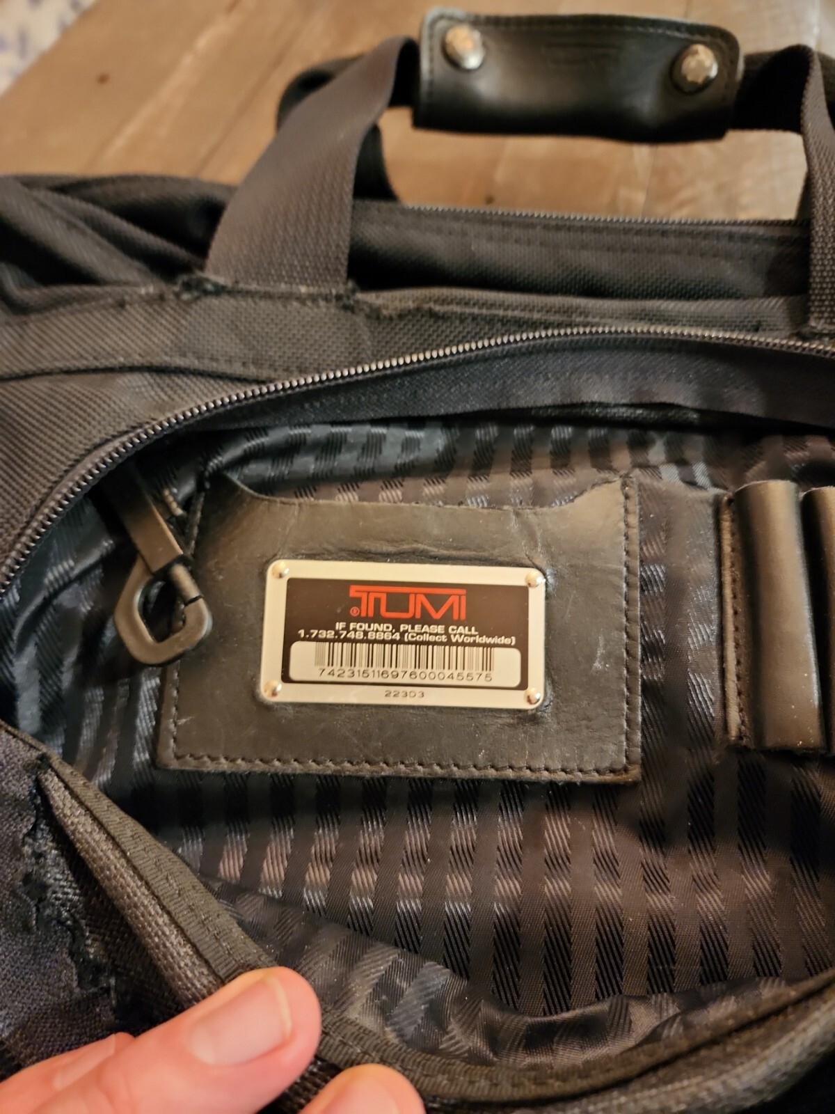 TUMI BLACK BALLISTIC NYLON 223D3 WEEKENDER DUFFLE BAG