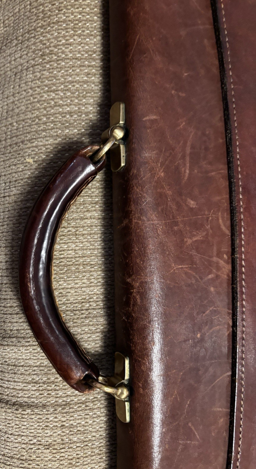 Schlesinger Lawyers Briefcase Casesetter California Saddle Leather VTG 1970’s