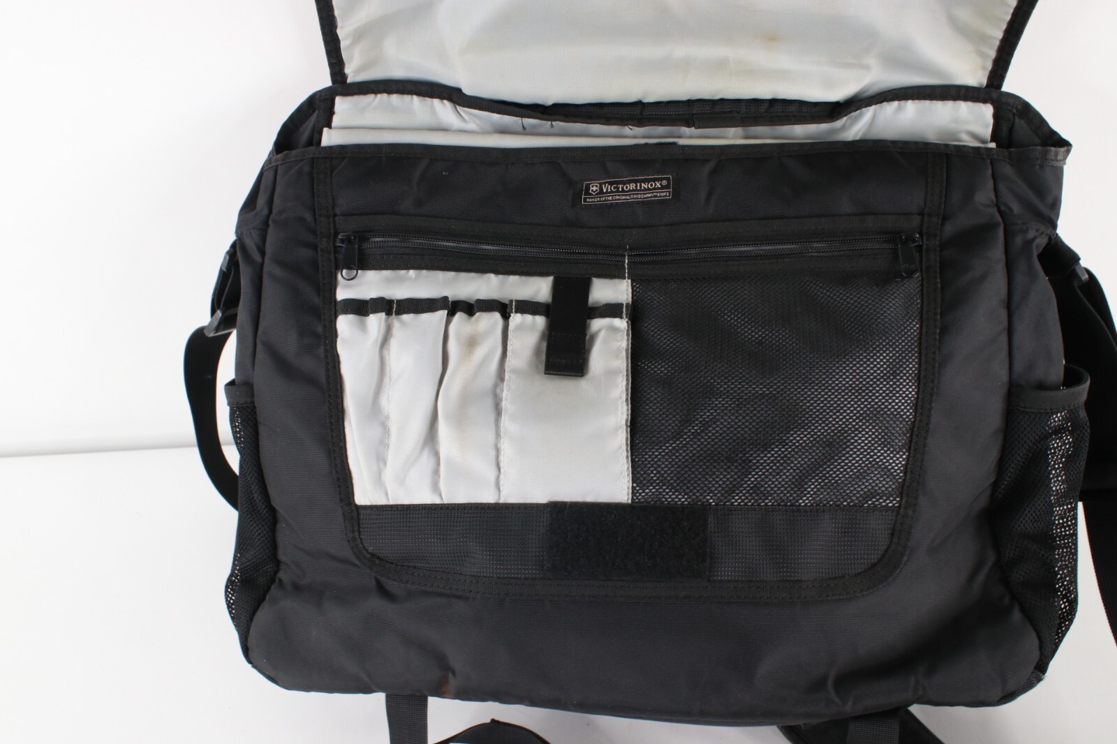 Vintage Victorinox Distressed Spell Out Crossbody Messenger Bag Carry On Laptop