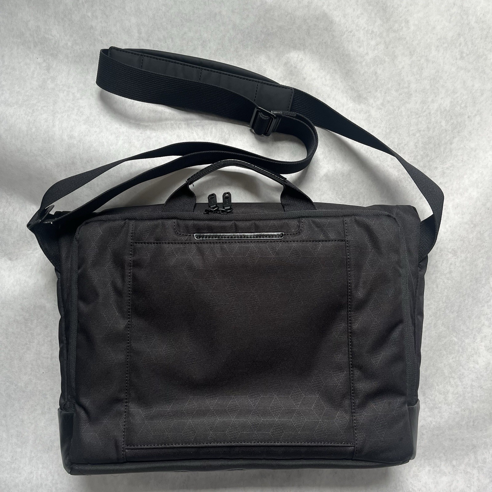 TUMI Tahoe Bode Messenger Bag Black Laptop Business Bag Flip Top Pockets Casual