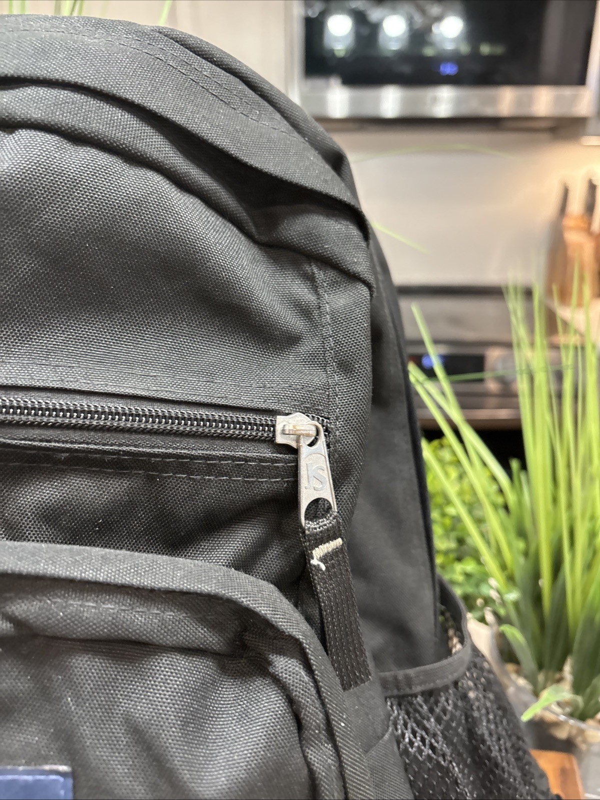 JanSport Comfortable Big Student Cool Backpack 17″ x 12″ x 8″, Black