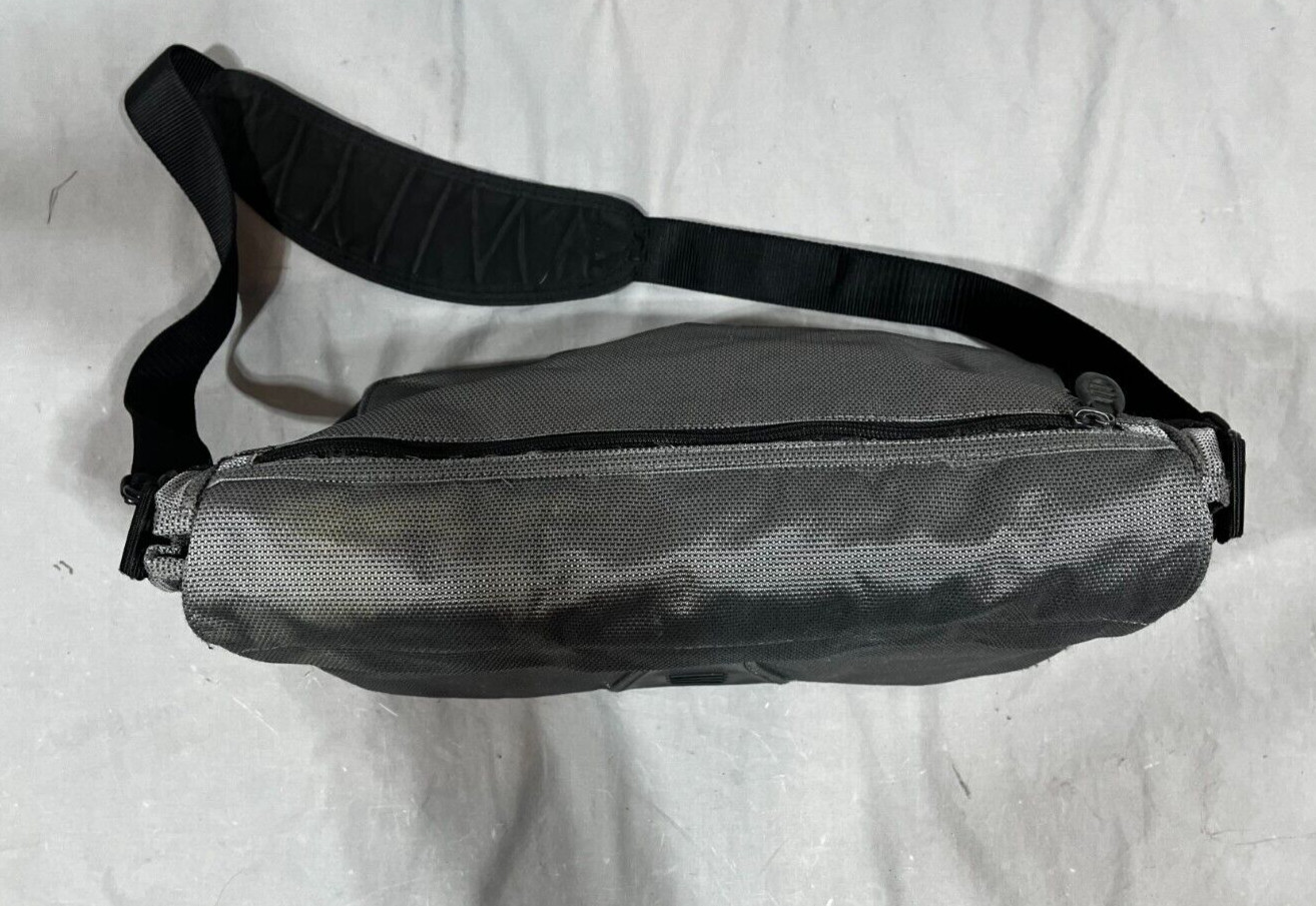 TUMI T2 Tech Heavy Duty Gray Expandable Messenger Bag Satisfaction Guaranteed