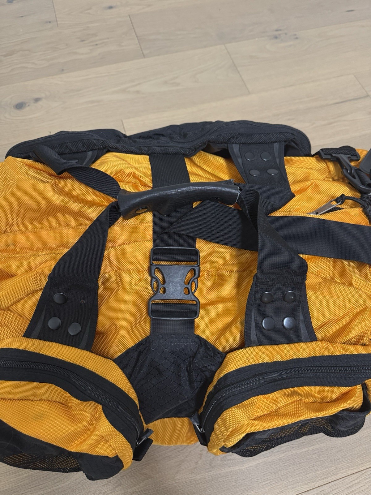 Oakley Icon 2.0 Software Grey Canvas Leather Handle Large Duffle Bag Y2K