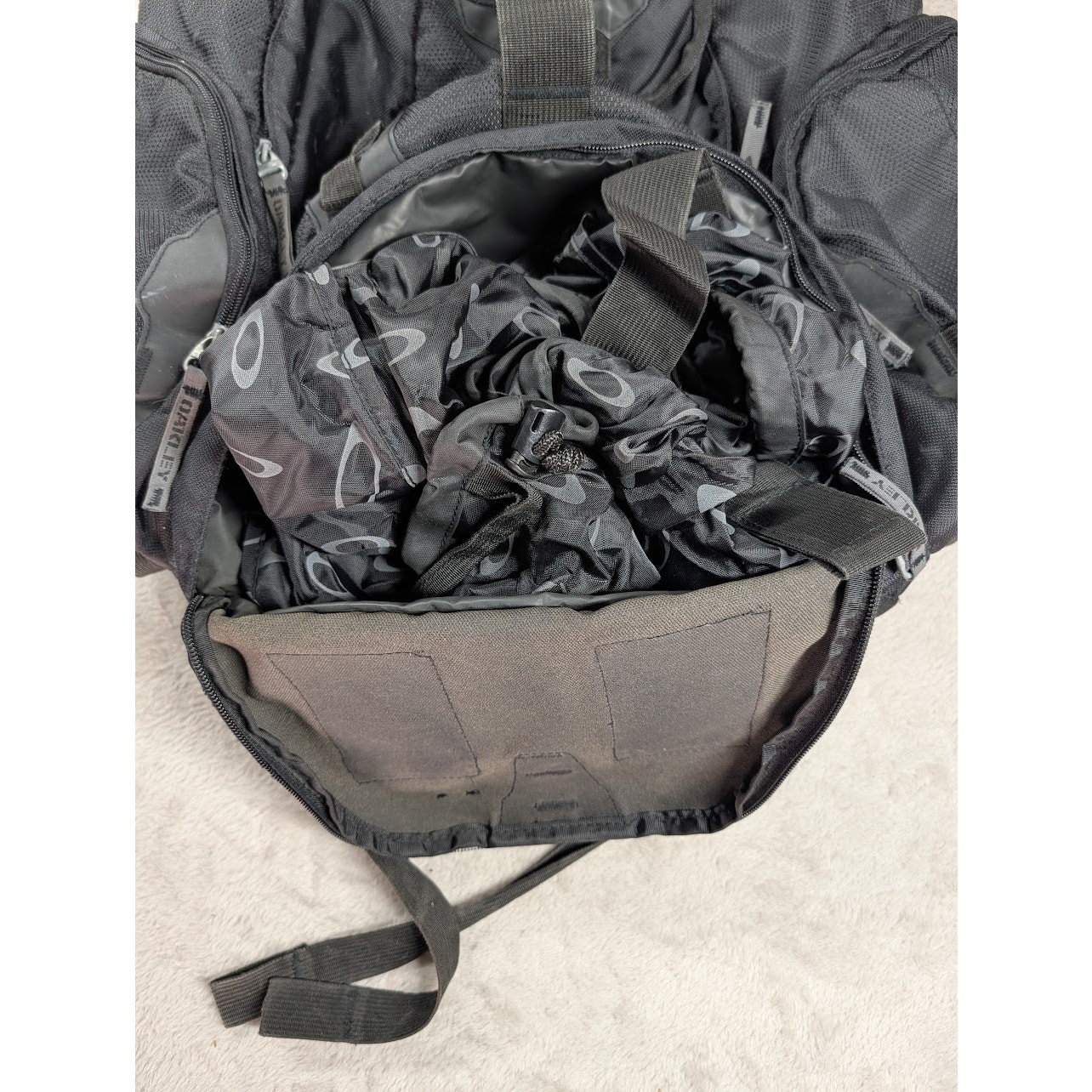 Oakley Tactical Field Gear AP Black Backpack w/ Waterproof Bag *Missing Buckle