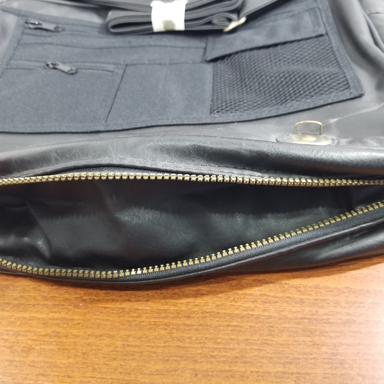 The Highland Collection Laptop Messenger Bag Briefcase Vegan Leather 6108 Black
