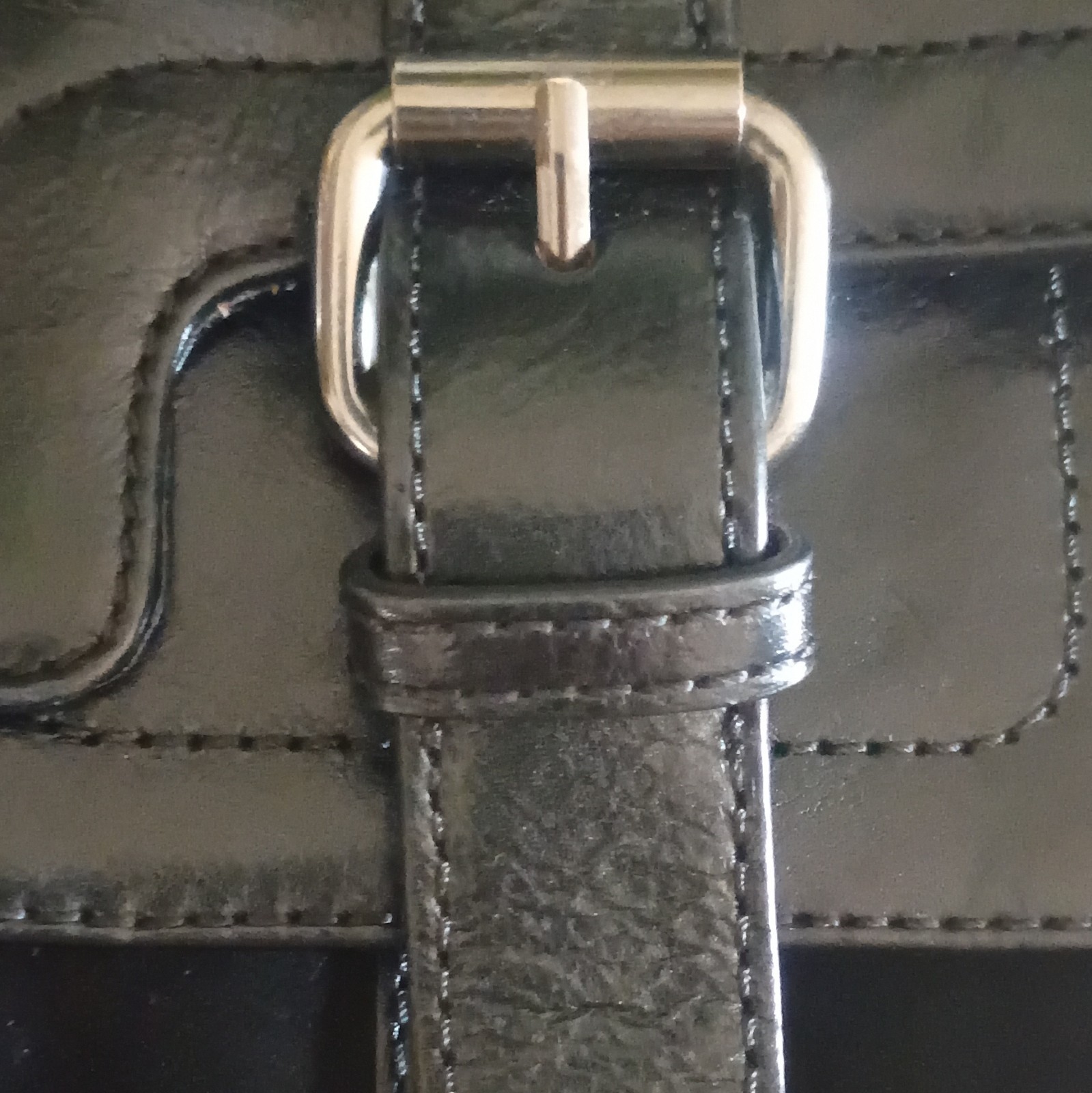 Audrey Brooke Leather Messenger/Saddle Buckle Bag
