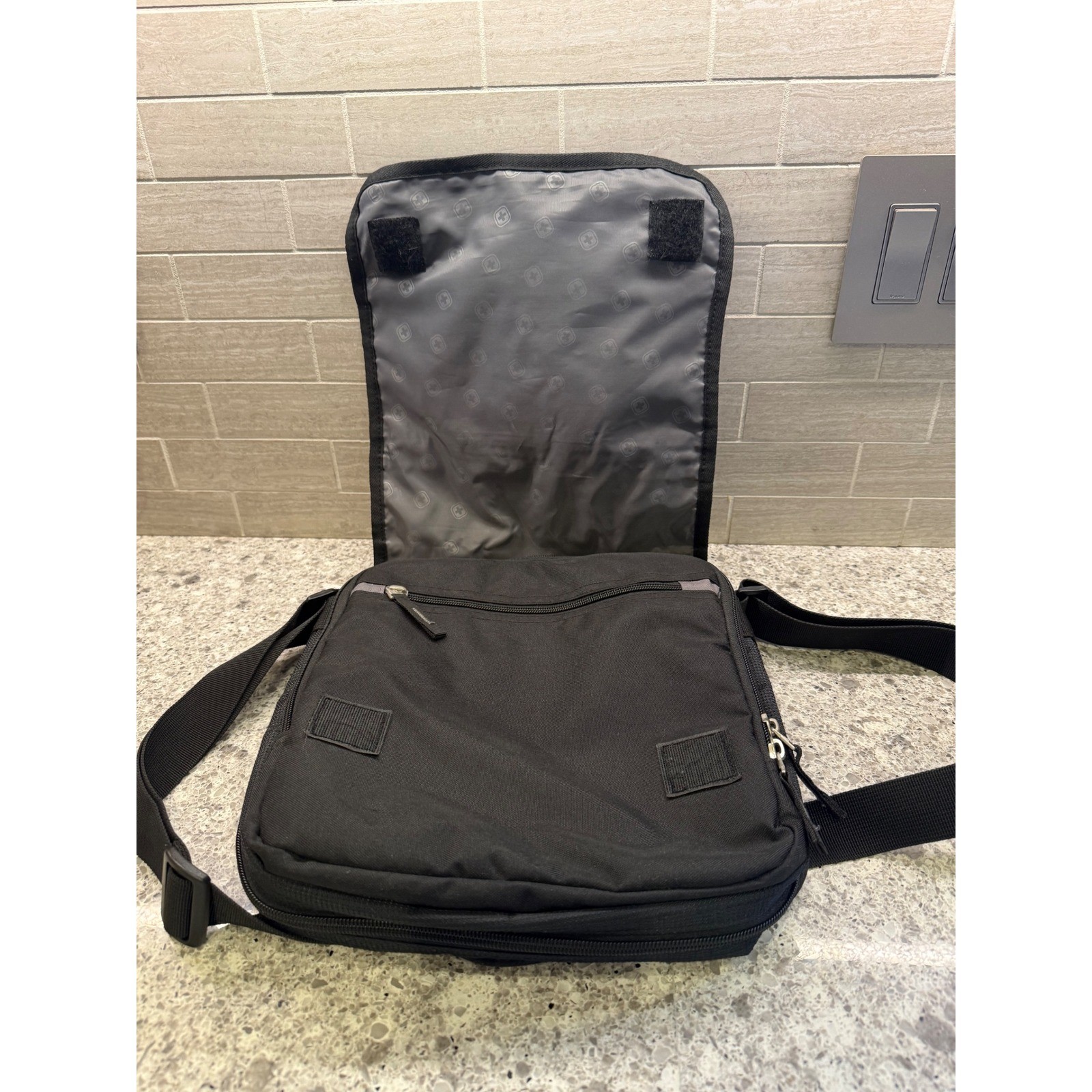 Swiss Gear Black and Gray Crossbody/Shoulder Travel Bag with Strap, Pockets