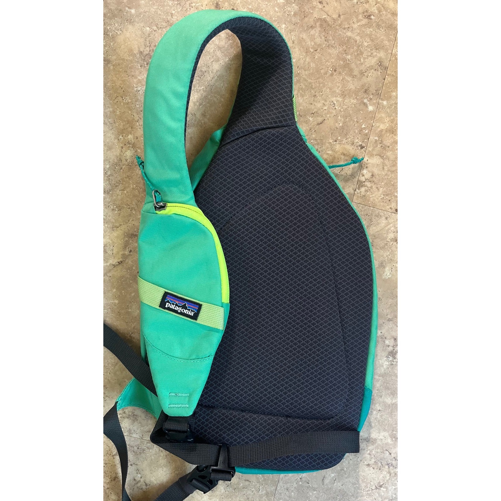 Patagonia Atom 8L Sling Bag Teal Lime Green One Shoulder Backpack 48261