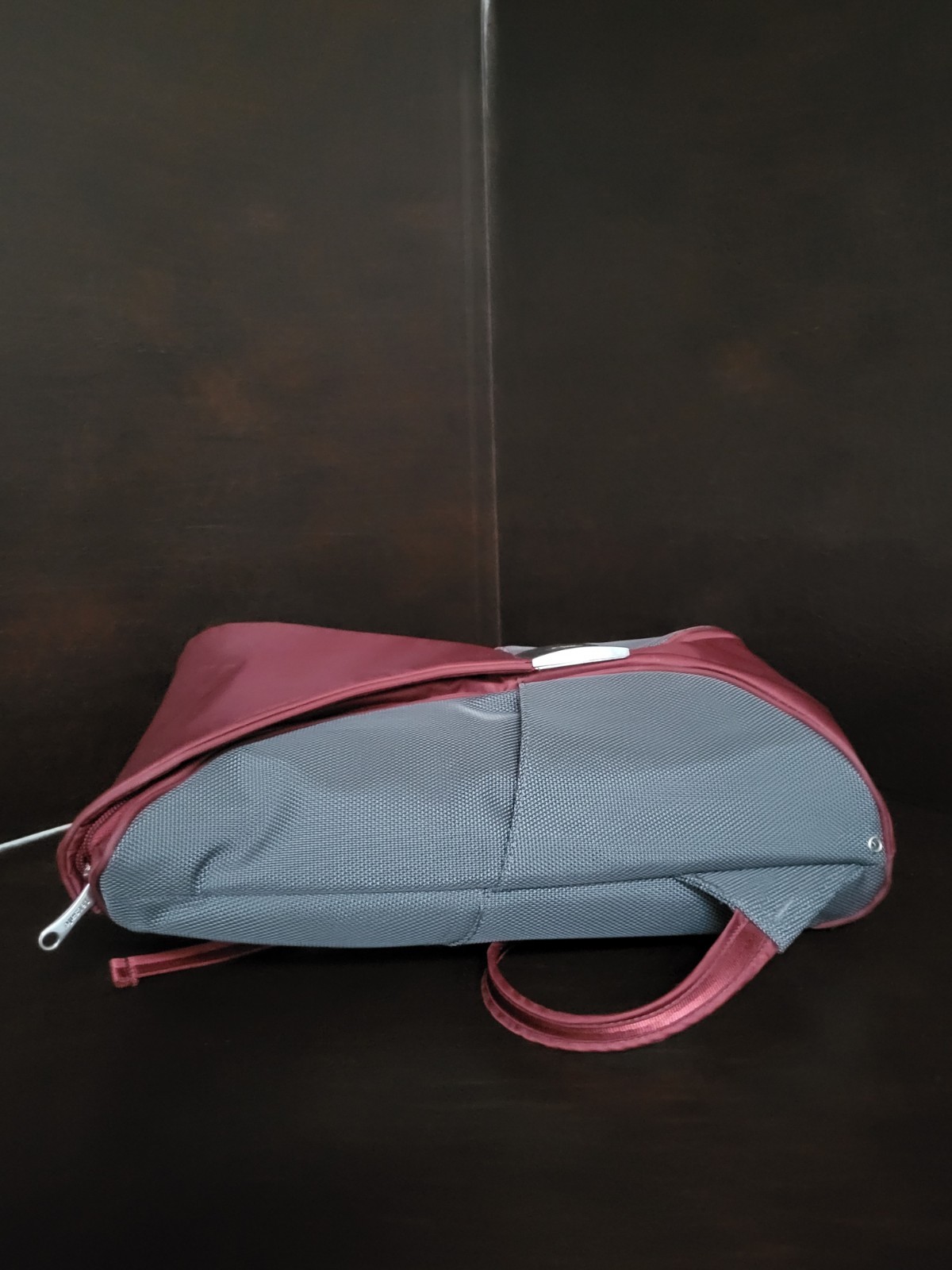 Pacsafe Dailysafe B100 anti theft – travel, commuter backpack – Burgundy/Grey