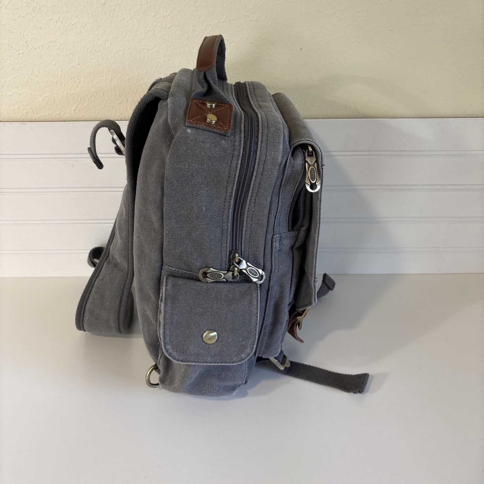 Retro Crossbody Sling Gray Canvas Messenger Bag 14″ Laptop EUC