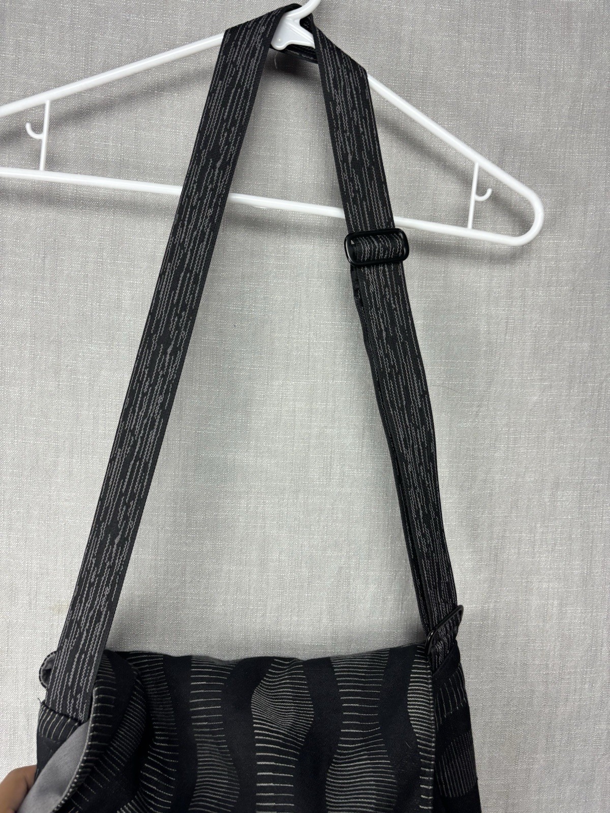 Maruca Handmade Messenger Bag Abstract Pattern Shoulder Strap Black Gray