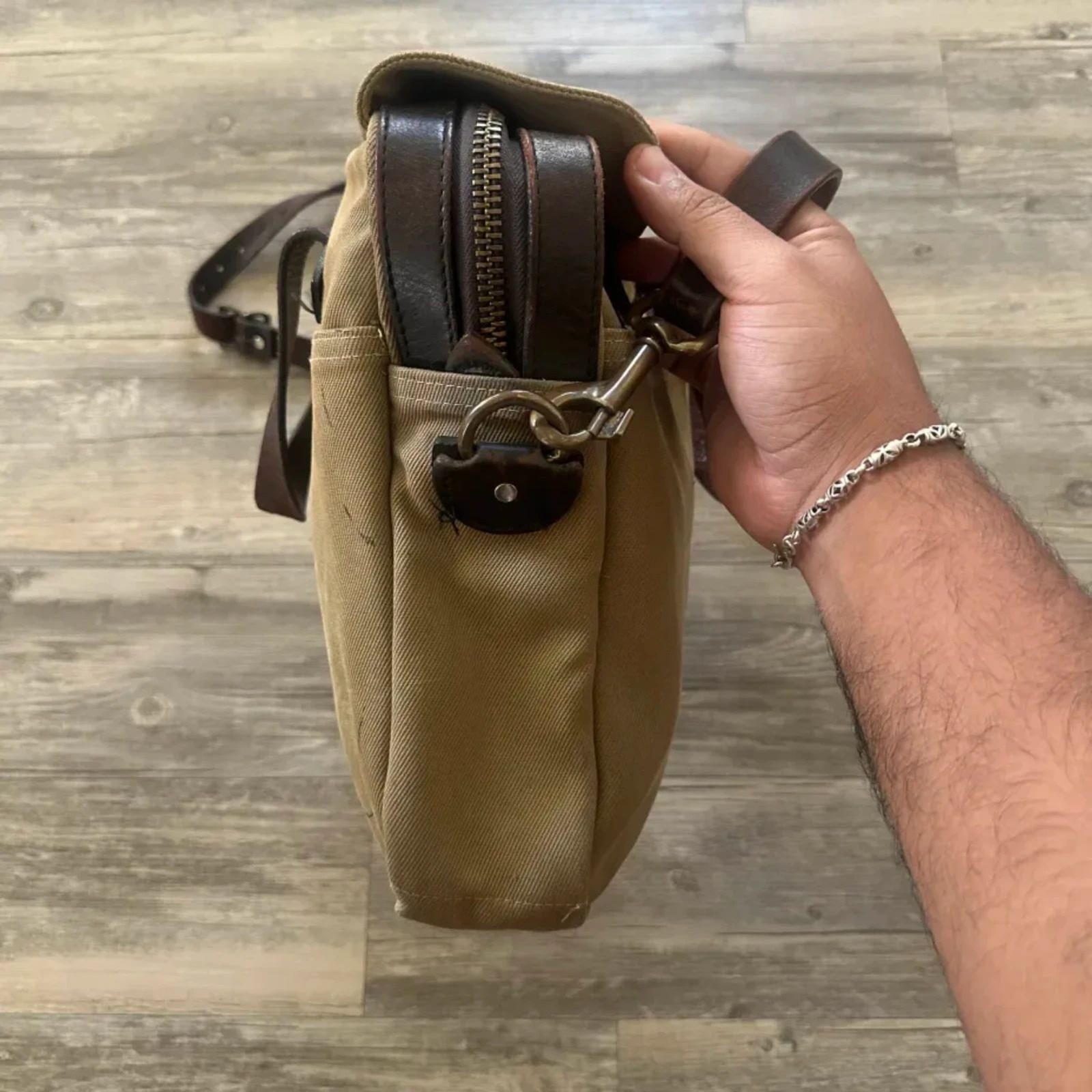 Filson Rugged Twill Style 257 Messenger Crossbody Bag