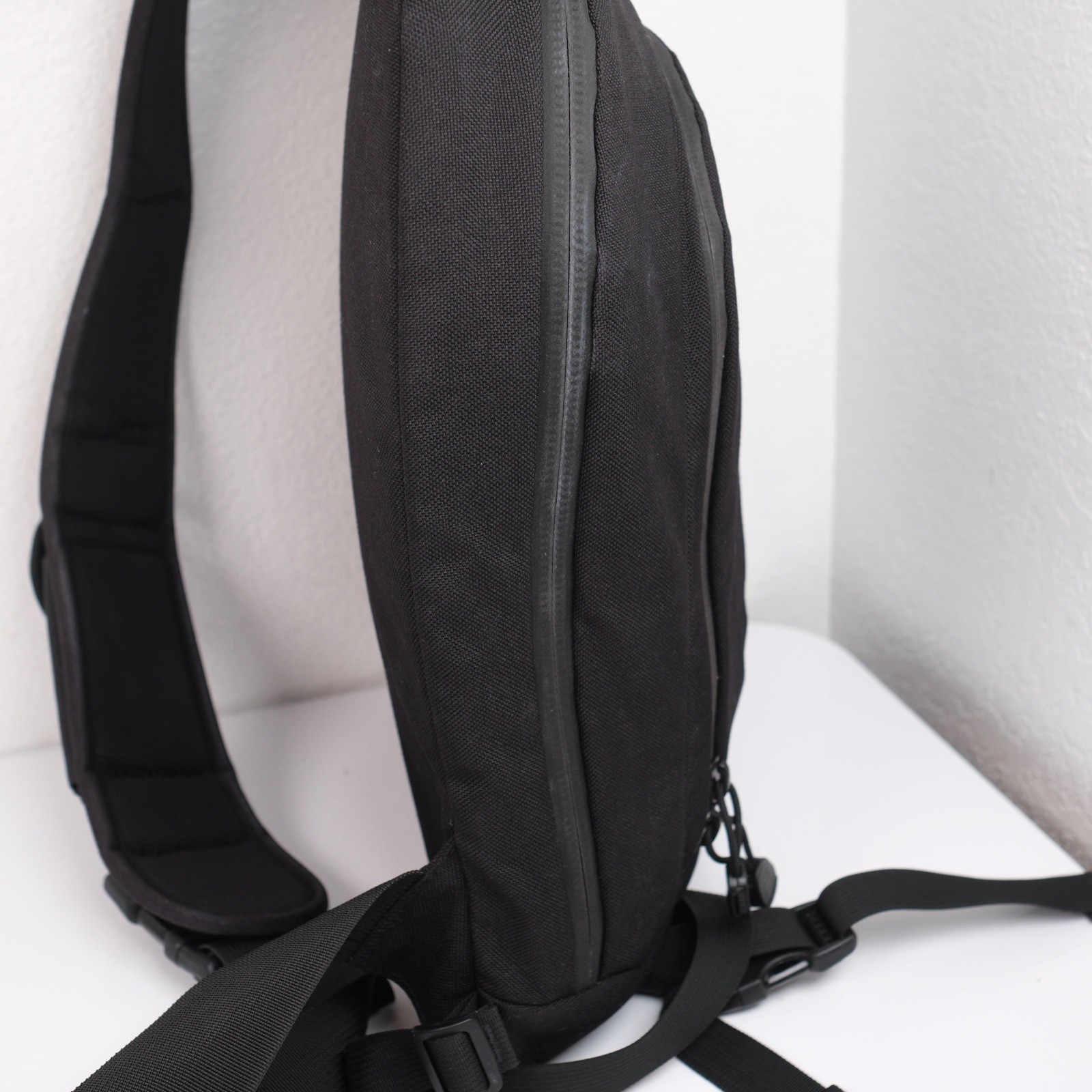 Vtg Tom Bihn Buzz Sling Bag Backpack Ballistic Nylon Messenger USA Airplane