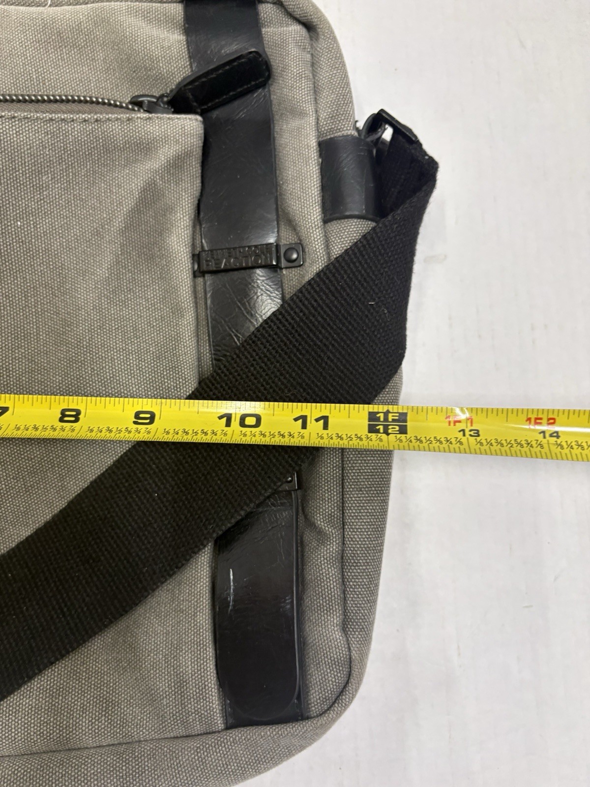 Kenneth Cole Reaction olive green and black canvas messenger bag See Pics