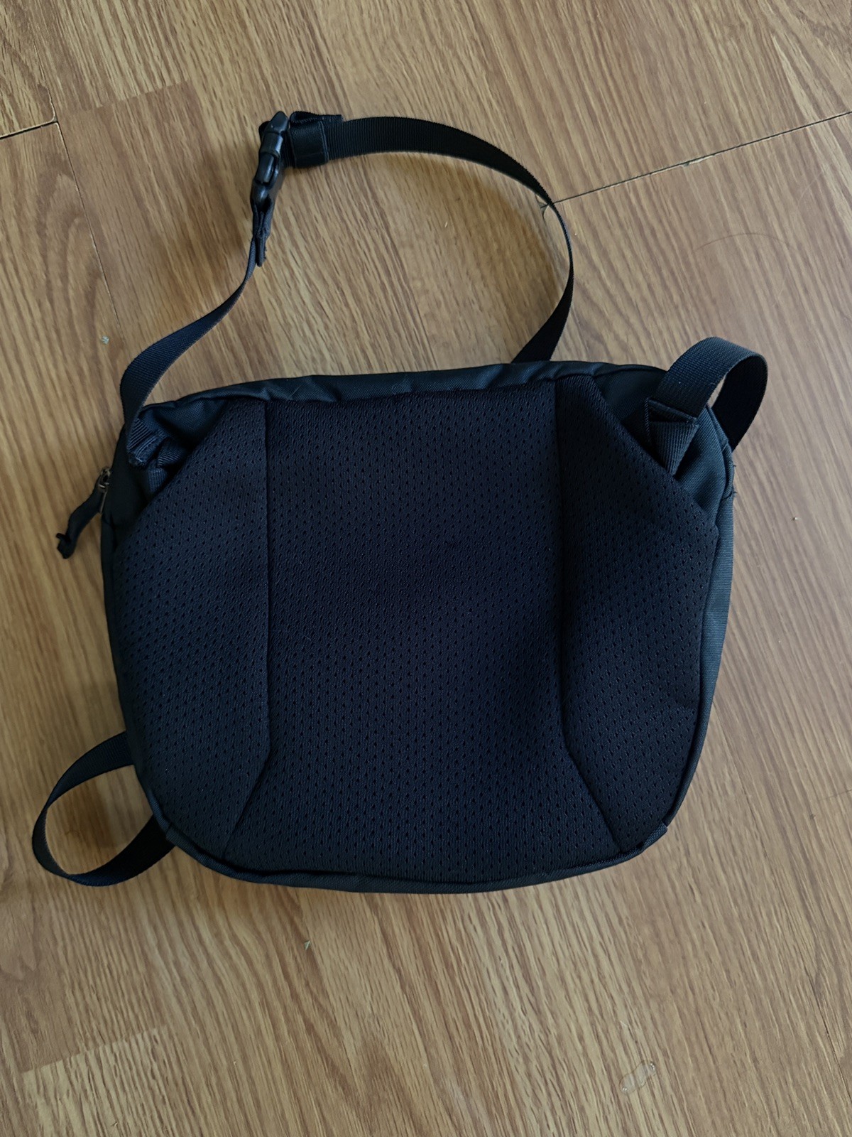 Arc’teryx Mantis 2 Waist Pack 2.5L Black II Fanny Crossbody Travel Sling Bag NWT