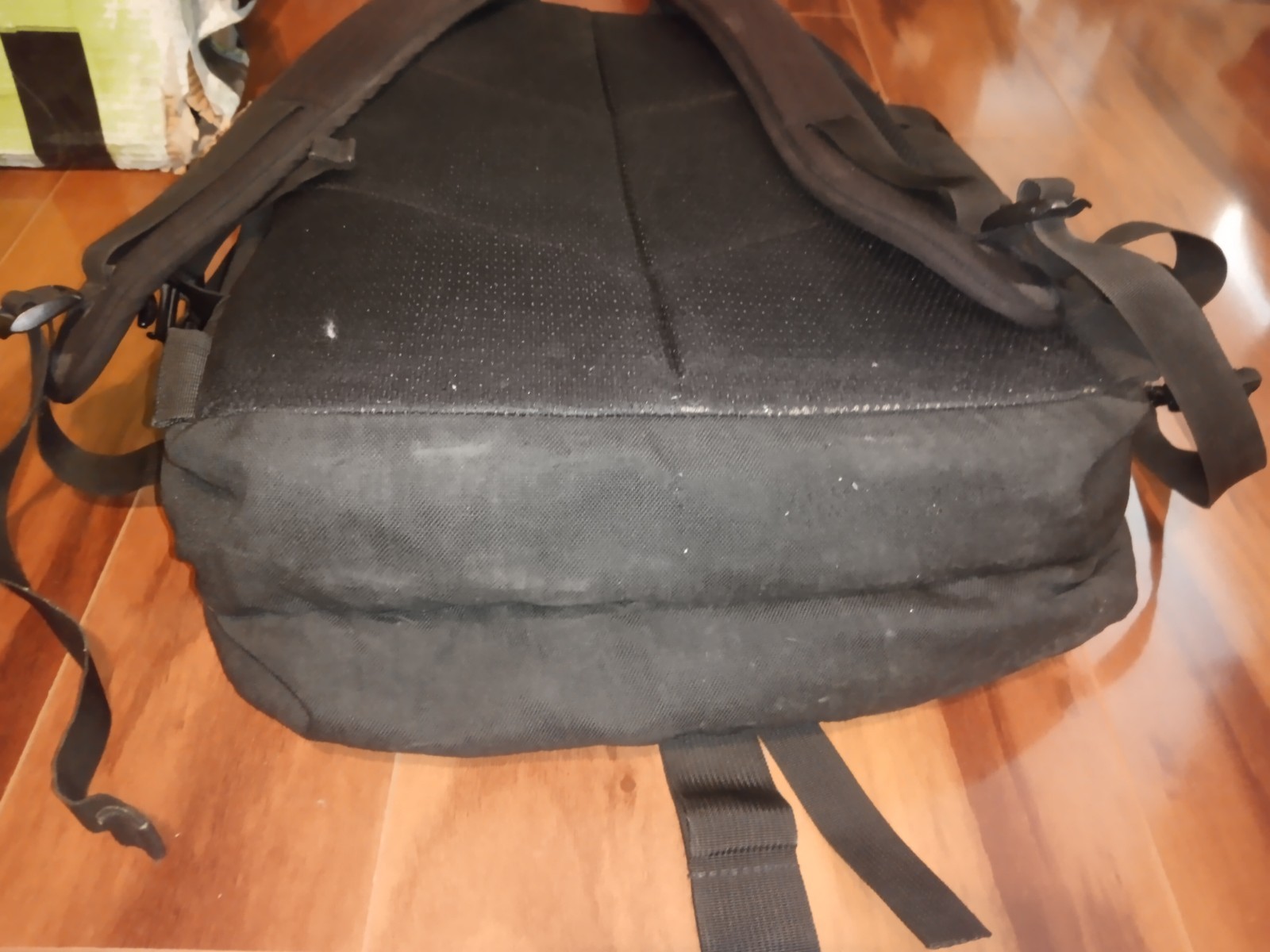 Tom Bihn VTG- Rare,Black Backpack With Laptop Sleeve – Excellent See Photos