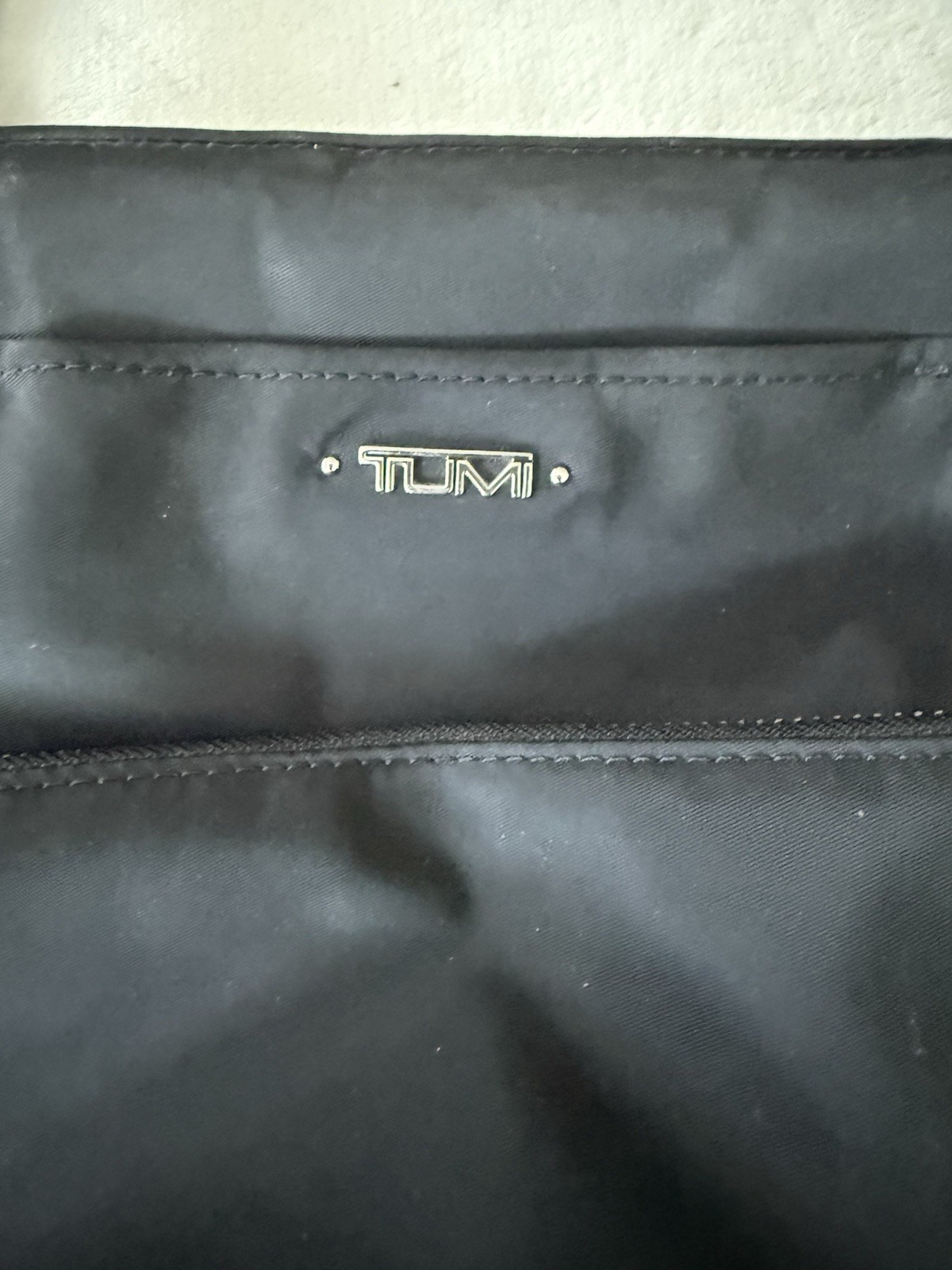 Tumi Voyageur Classic 17.0” WEEKENDER DUFFEL Bag – BLACK w/ SILVER